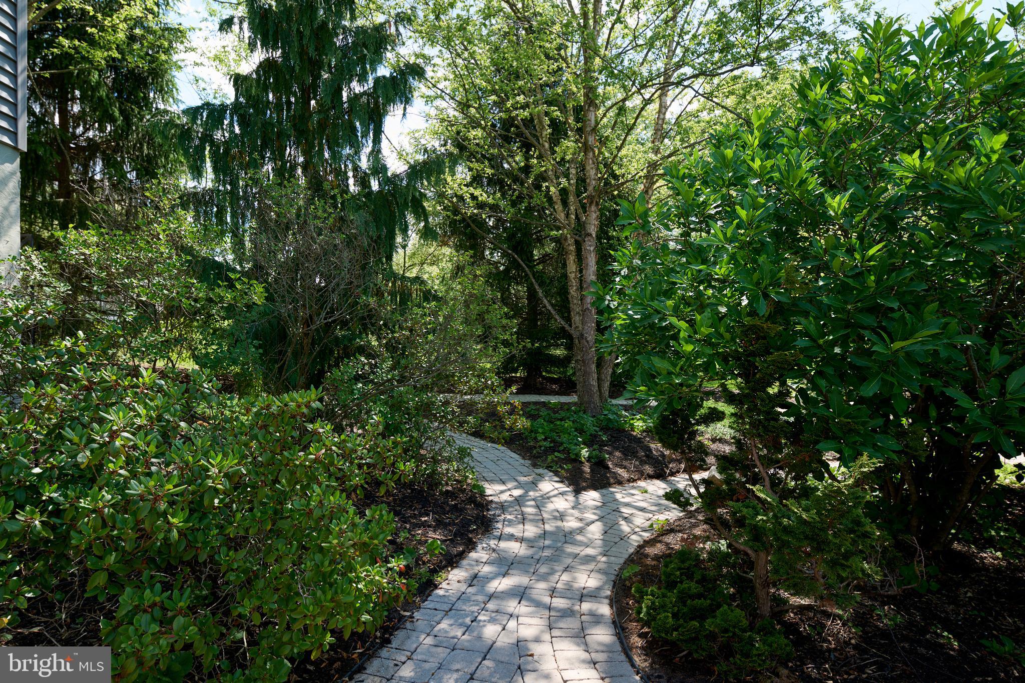HAMPTON HILLS - Residential