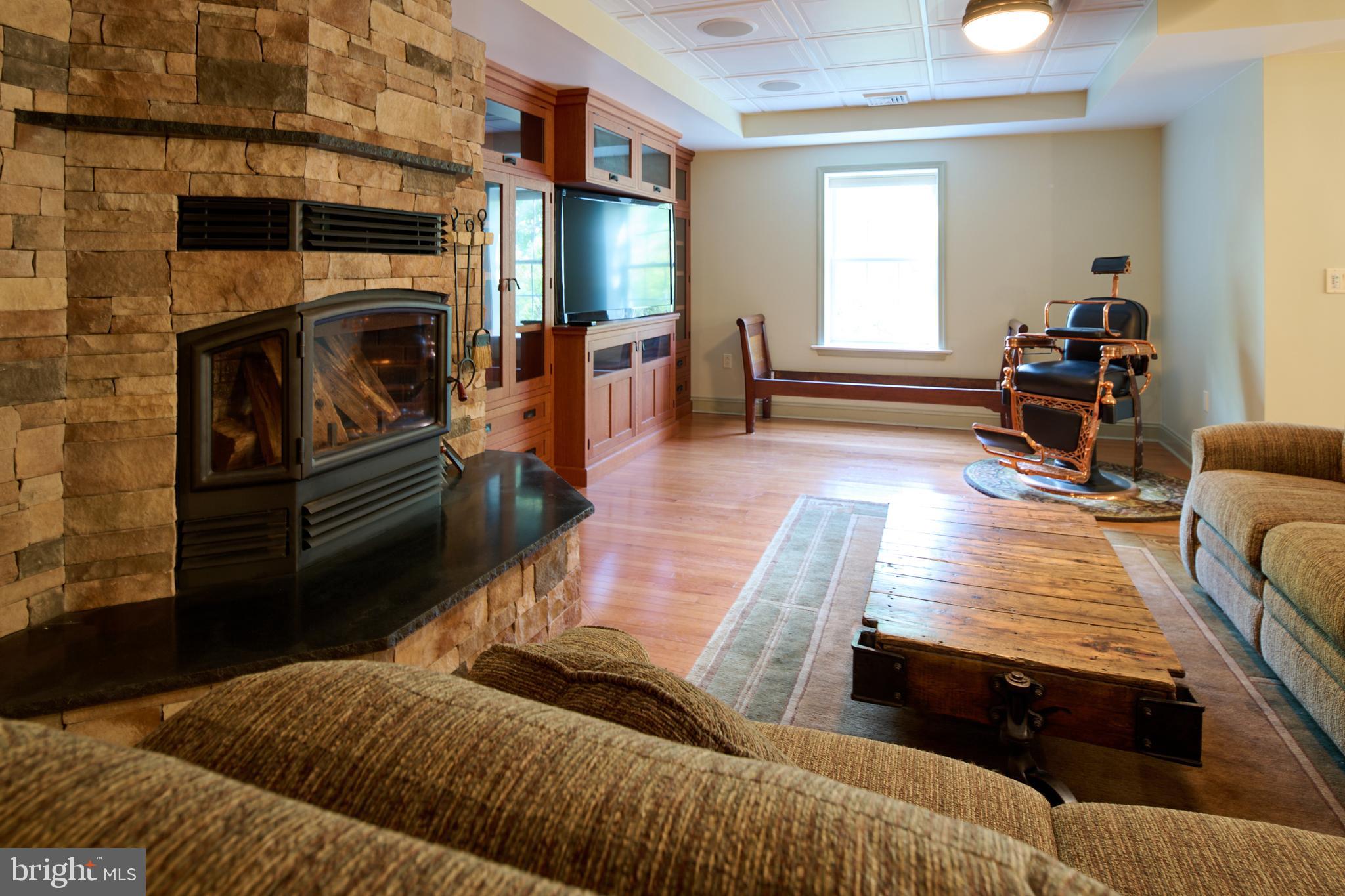 HAMPTON HILLS - Residential