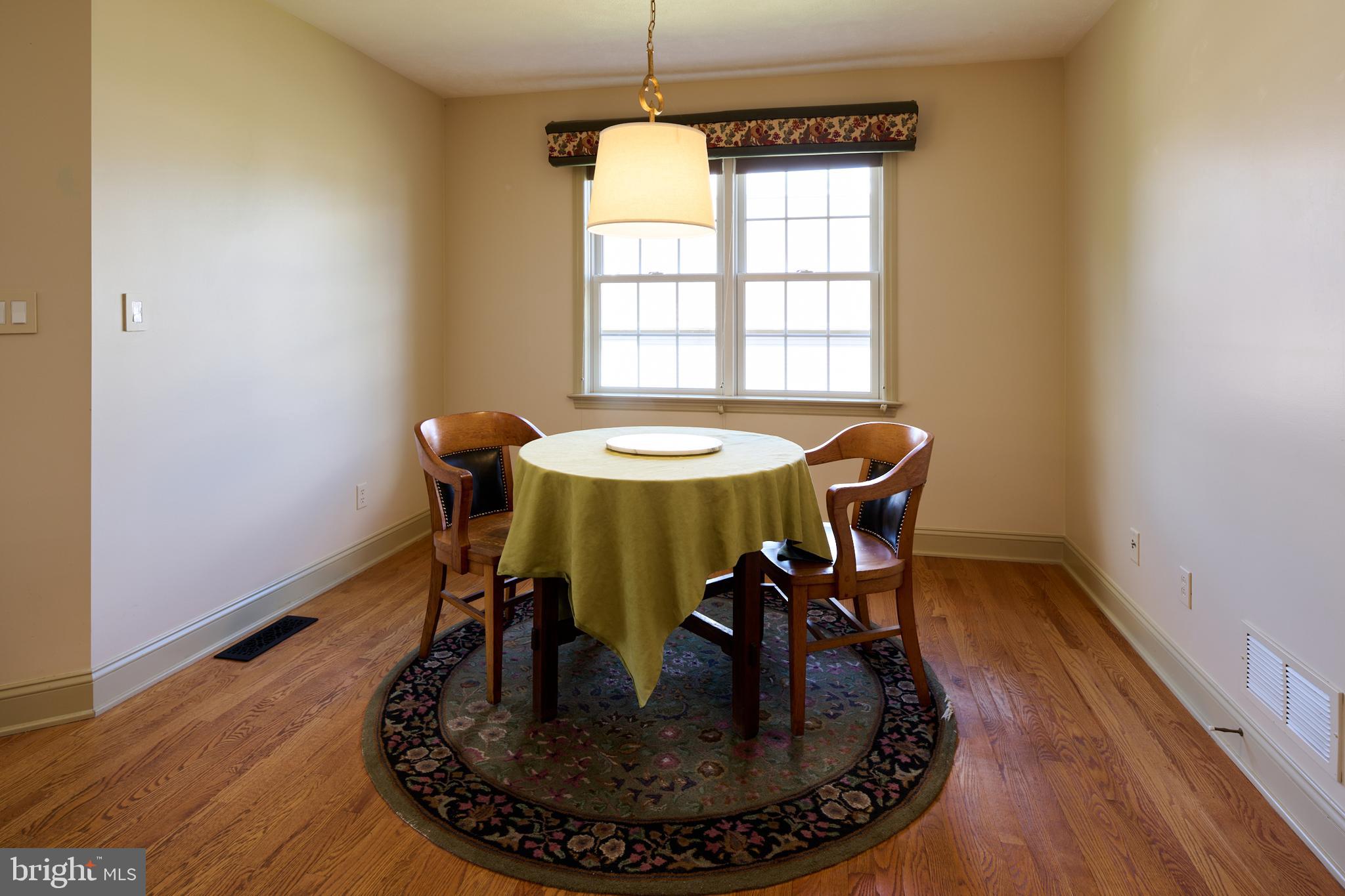 HAMPTON HILLS - Residential