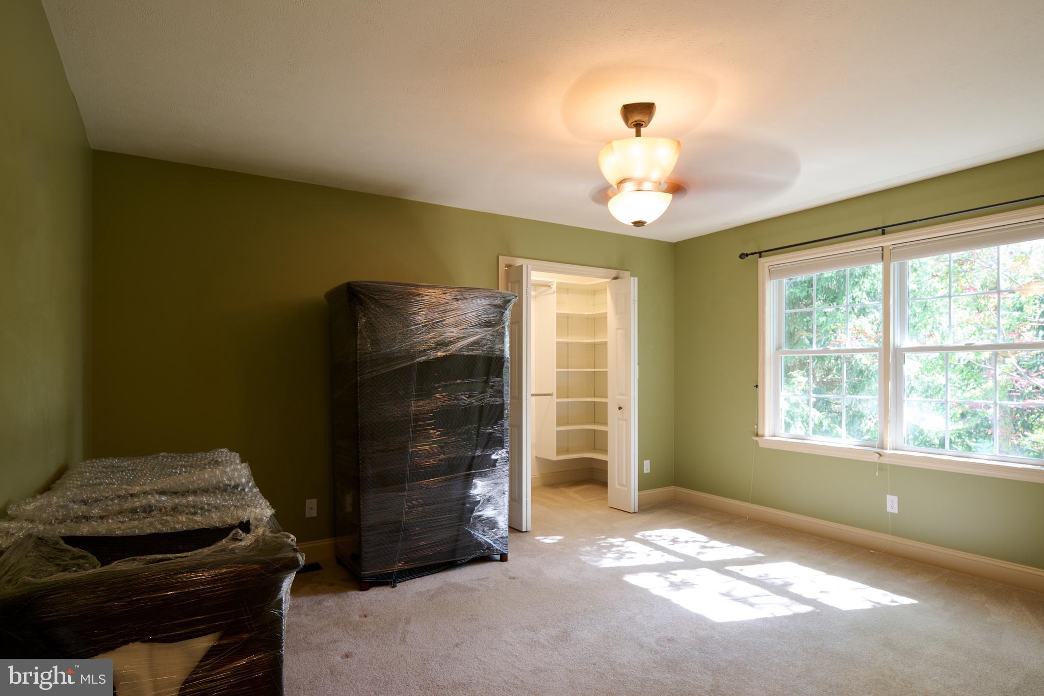 HAMPTON HILLS - Residential