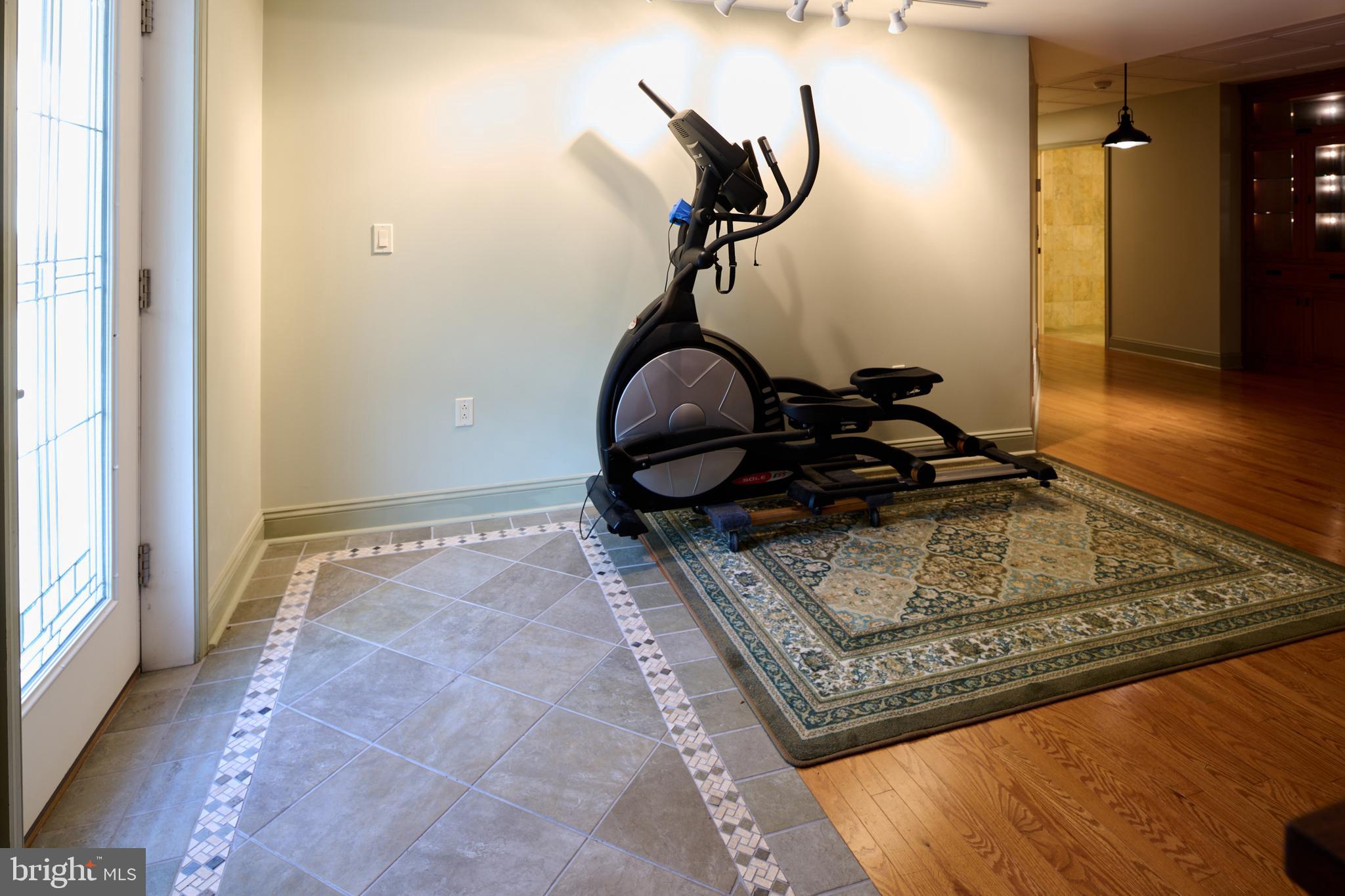 HAMPTON HILLS - Residential