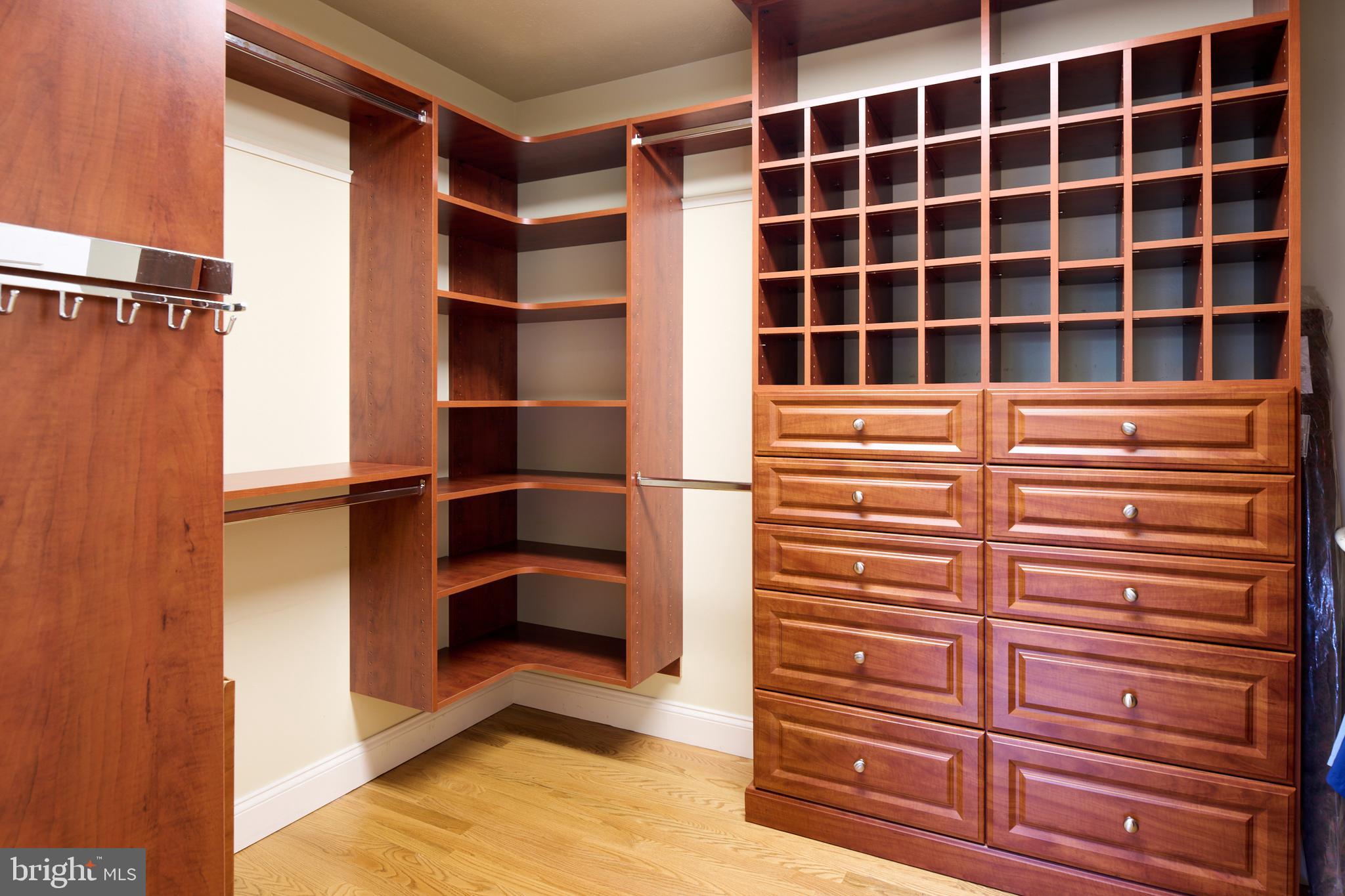 HAMPTON HILLS - Residential
