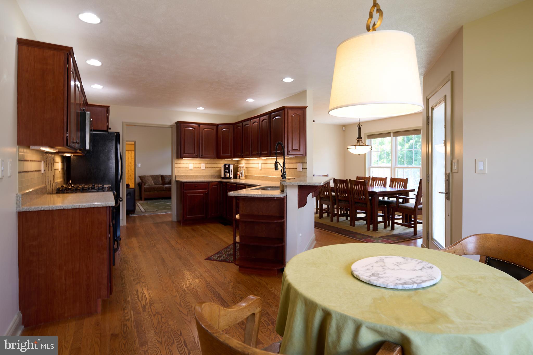HAMPTON HILLS - Residential