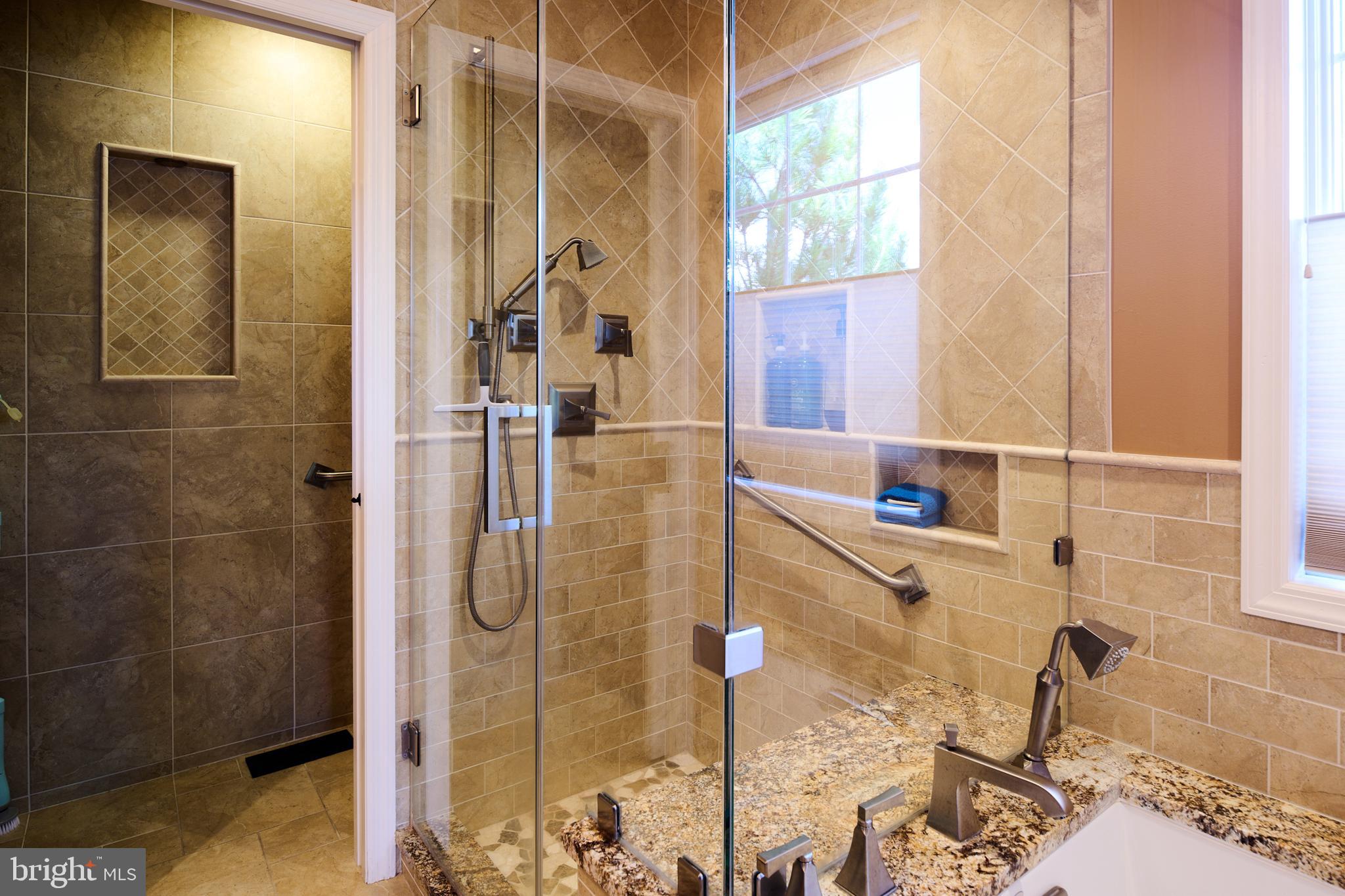 HAMPTON HILLS - Residential