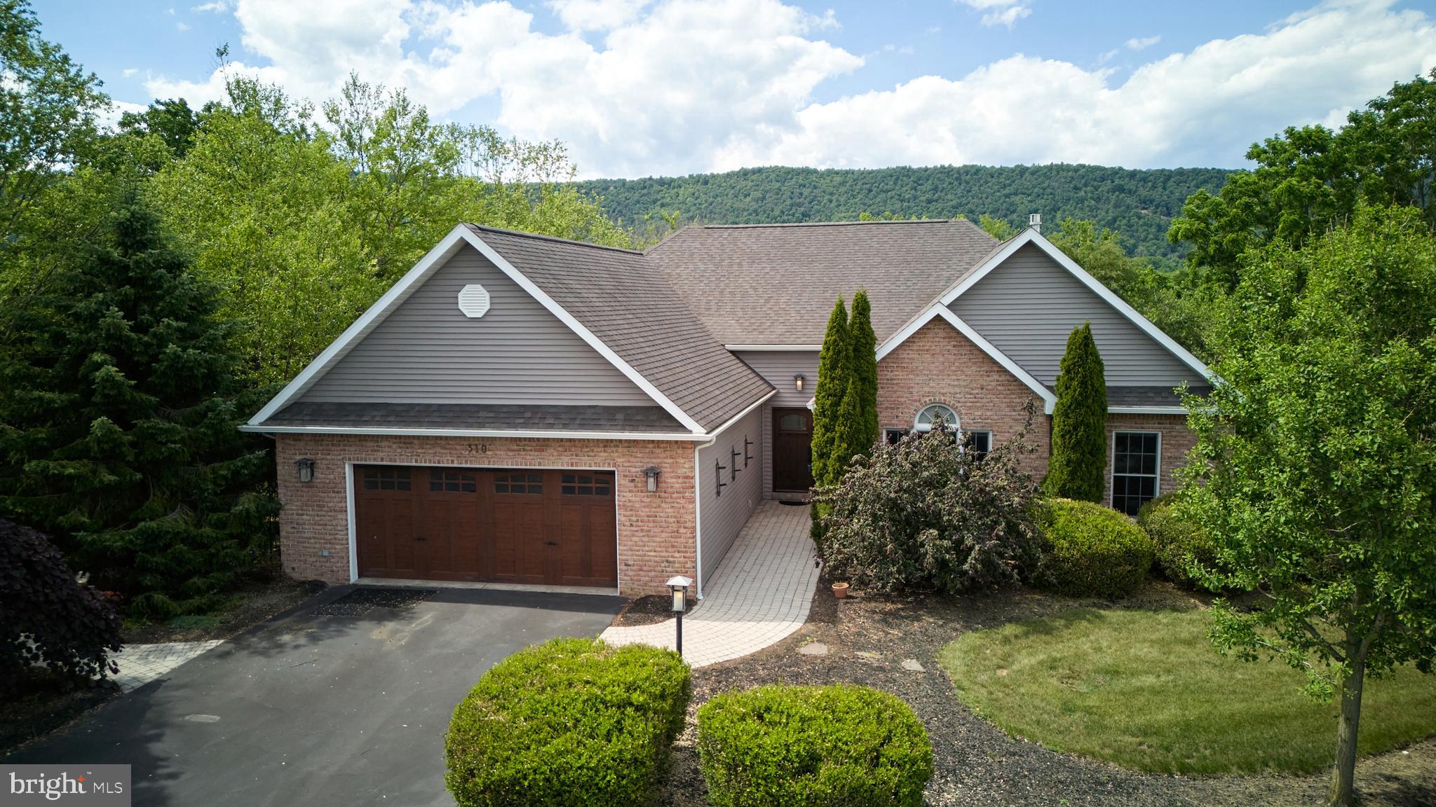 HAMPTON HILLS - Residential