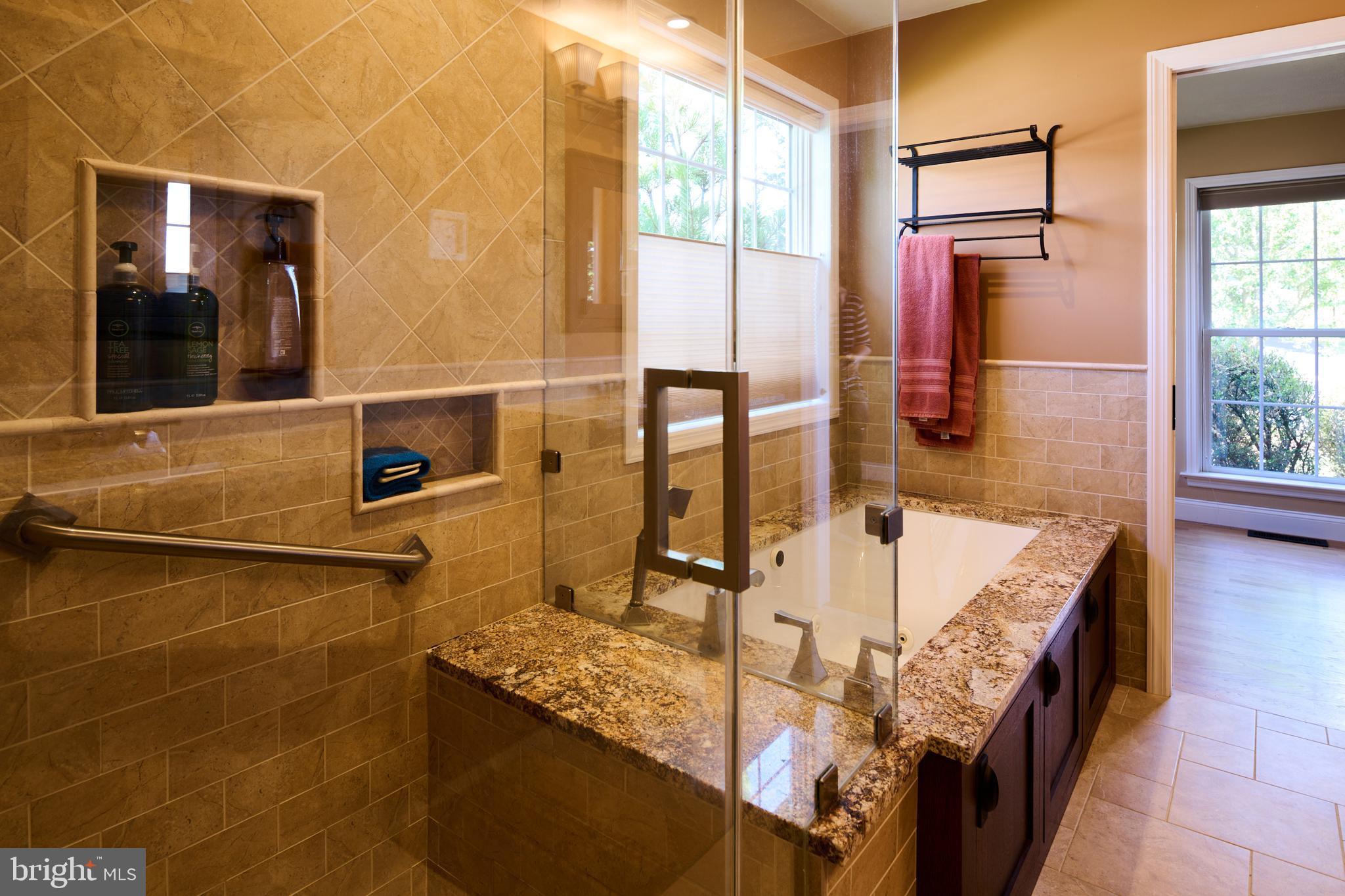 HAMPTON HILLS - Residential