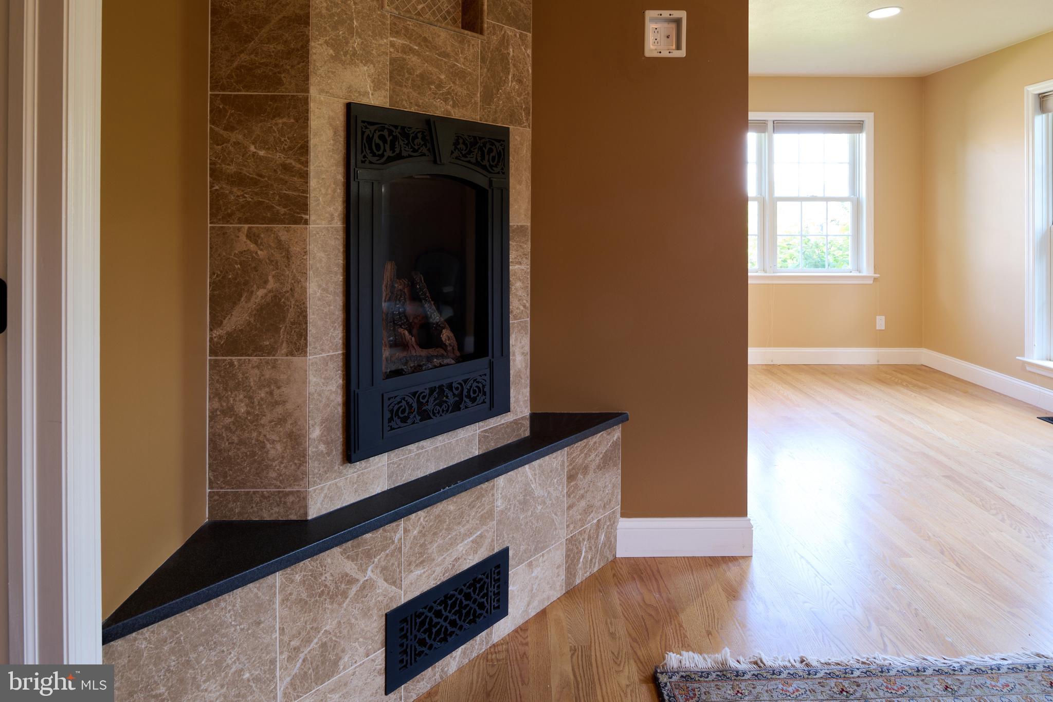 HAMPTON HILLS - Residential