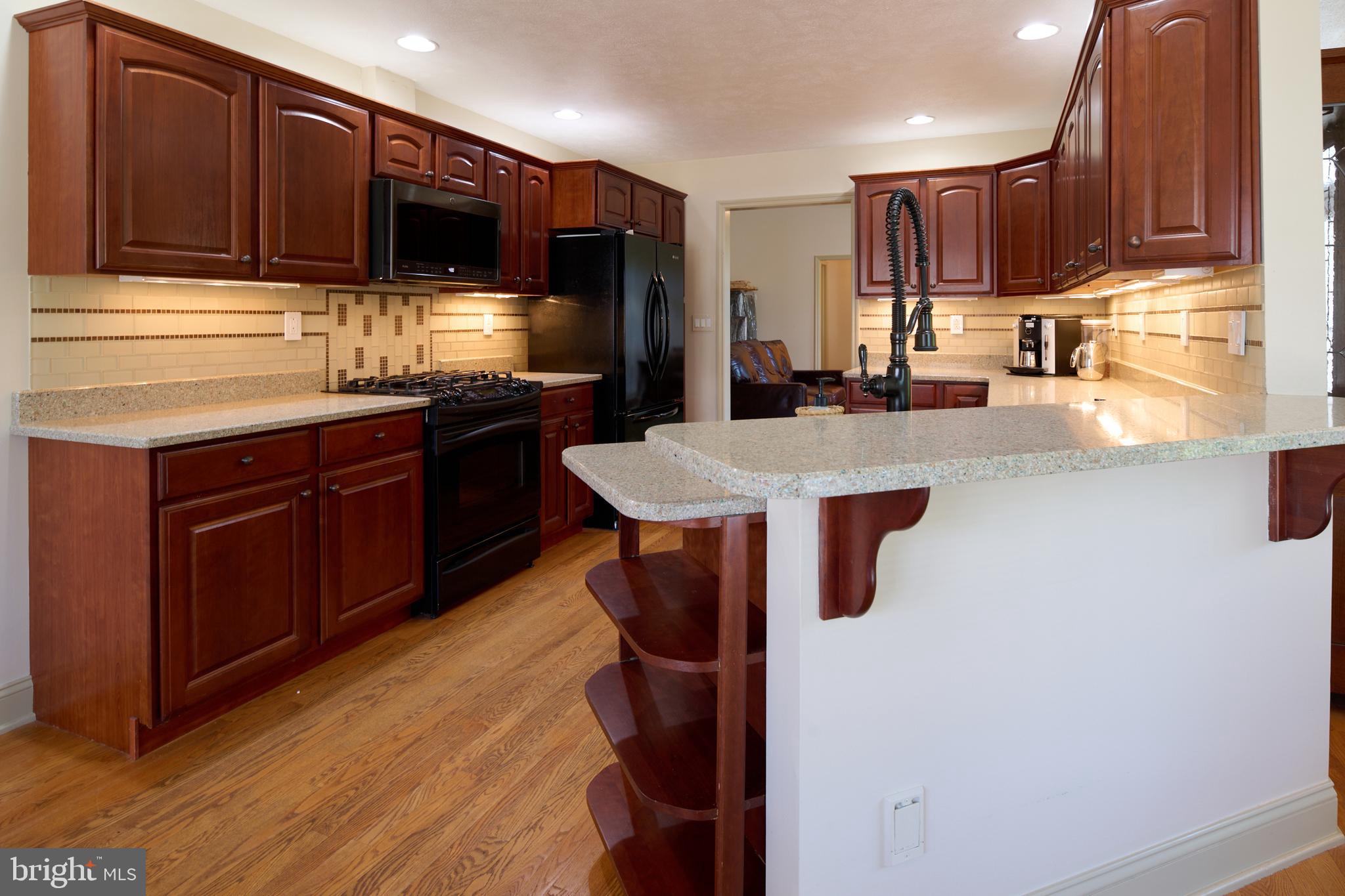 HAMPTON HILLS - Residential