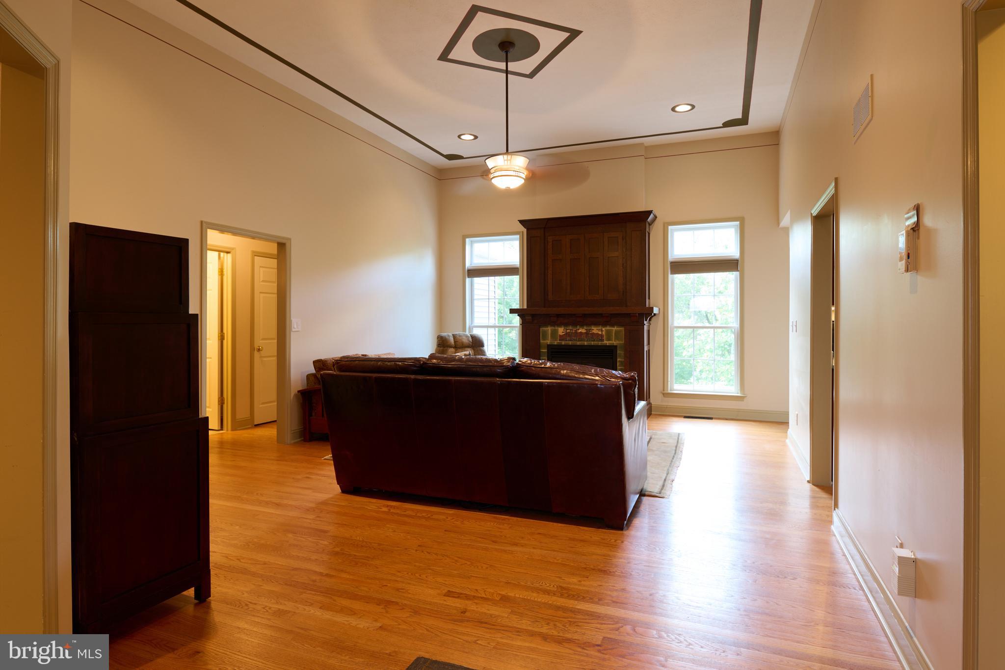 HAMPTON HILLS - Residential