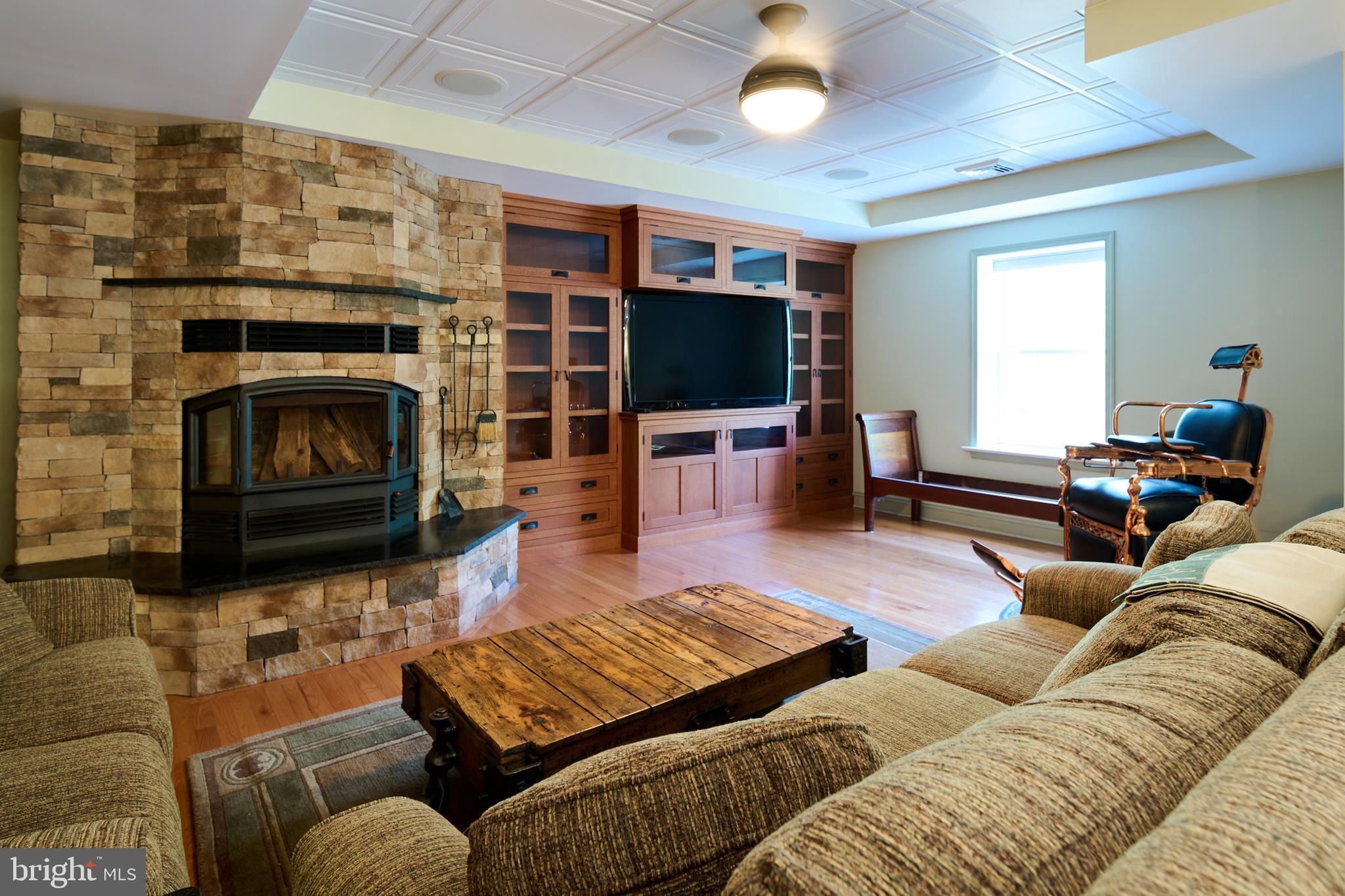 HAMPTON HILLS - Residential