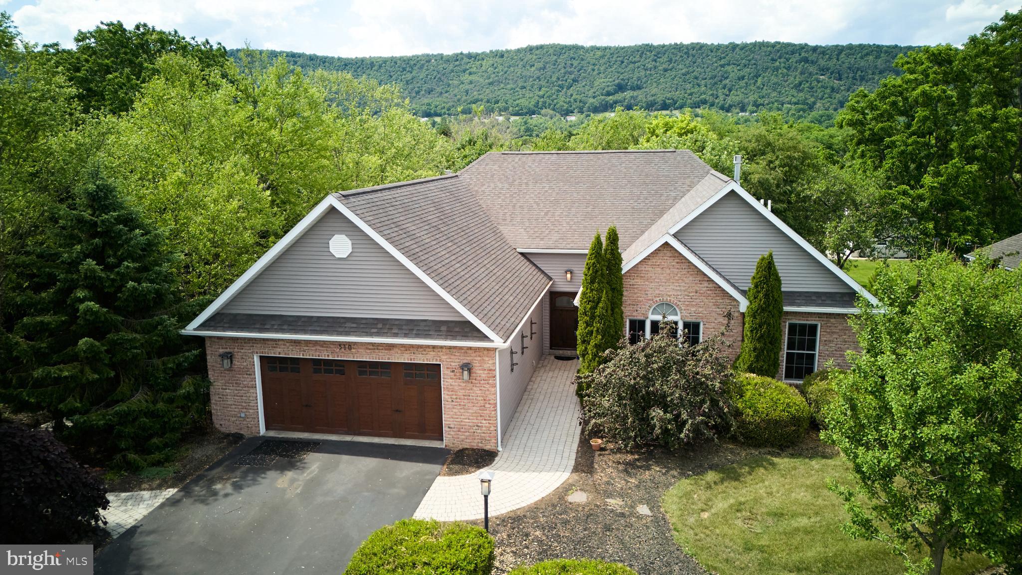 HAMPTON HILLS - Residential