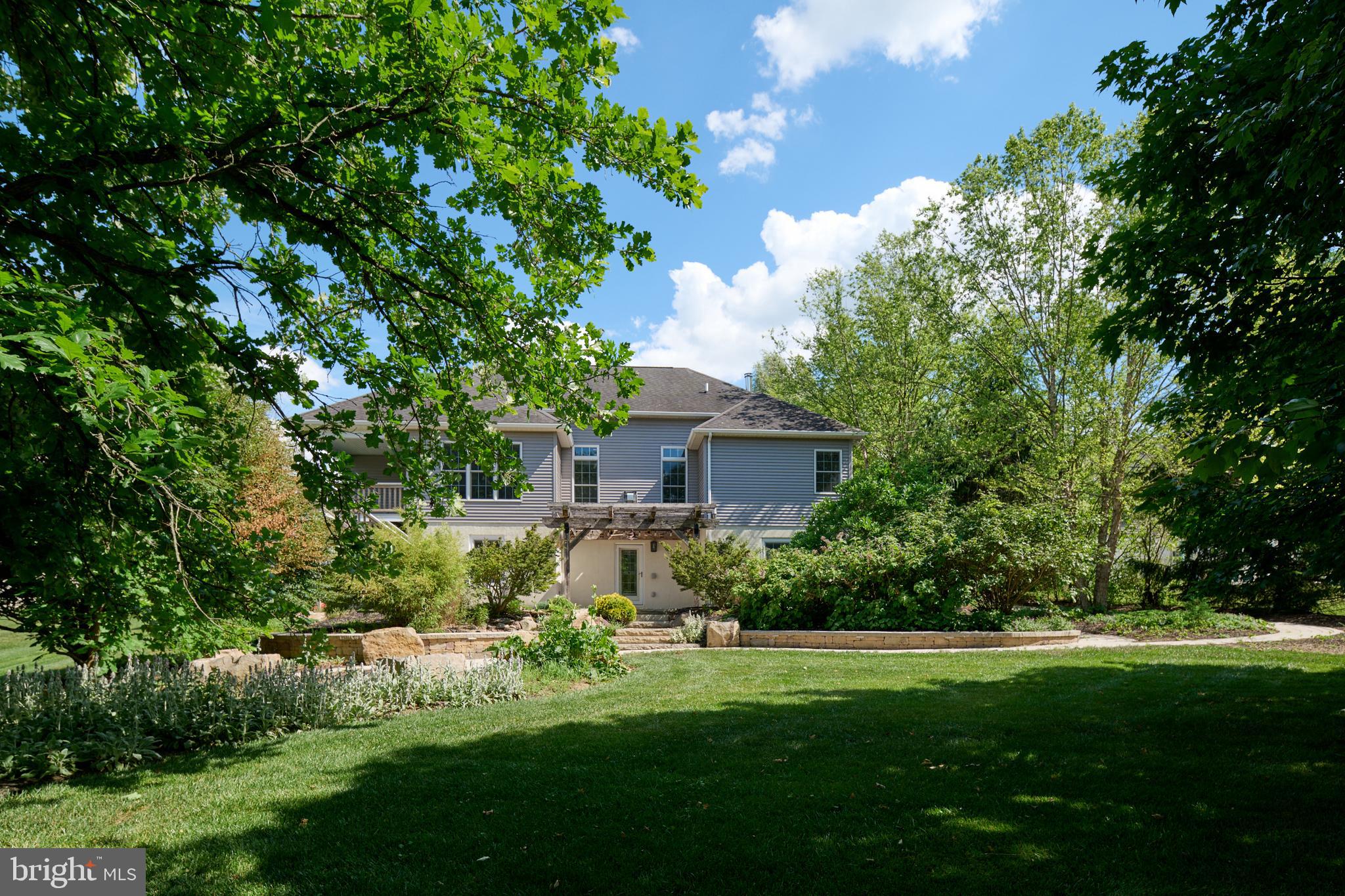 HAMPTON HILLS - Residential