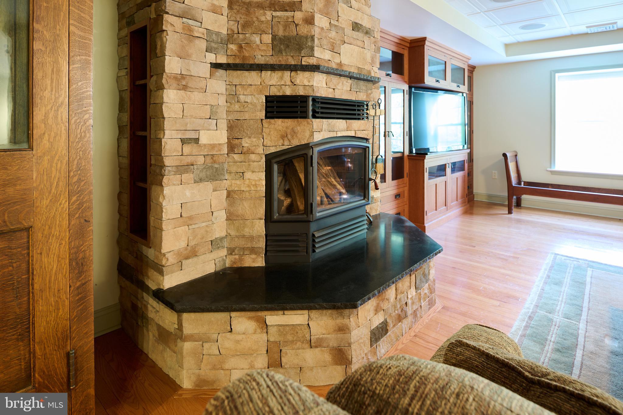 HAMPTON HILLS - Residential