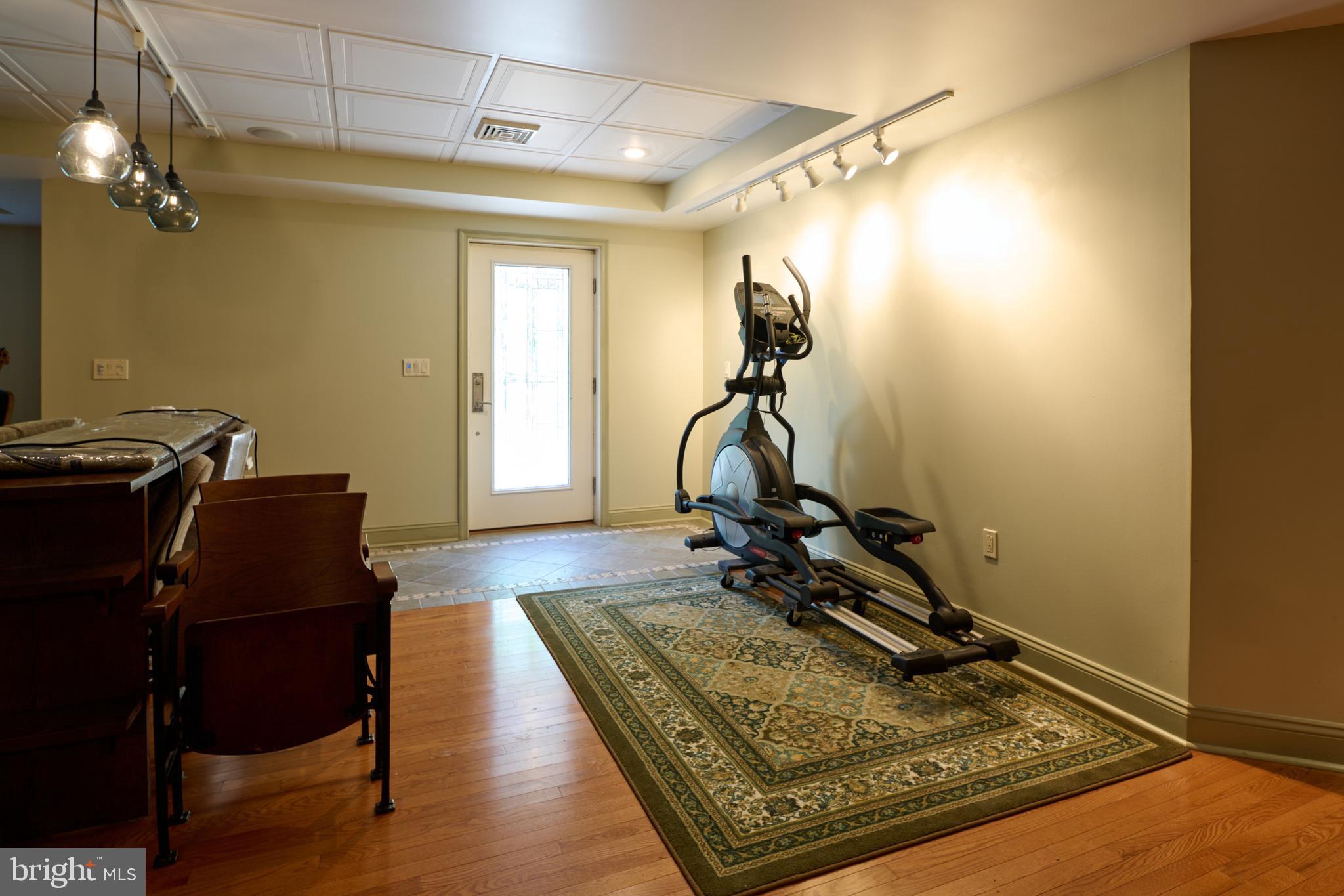 HAMPTON HILLS - Residential