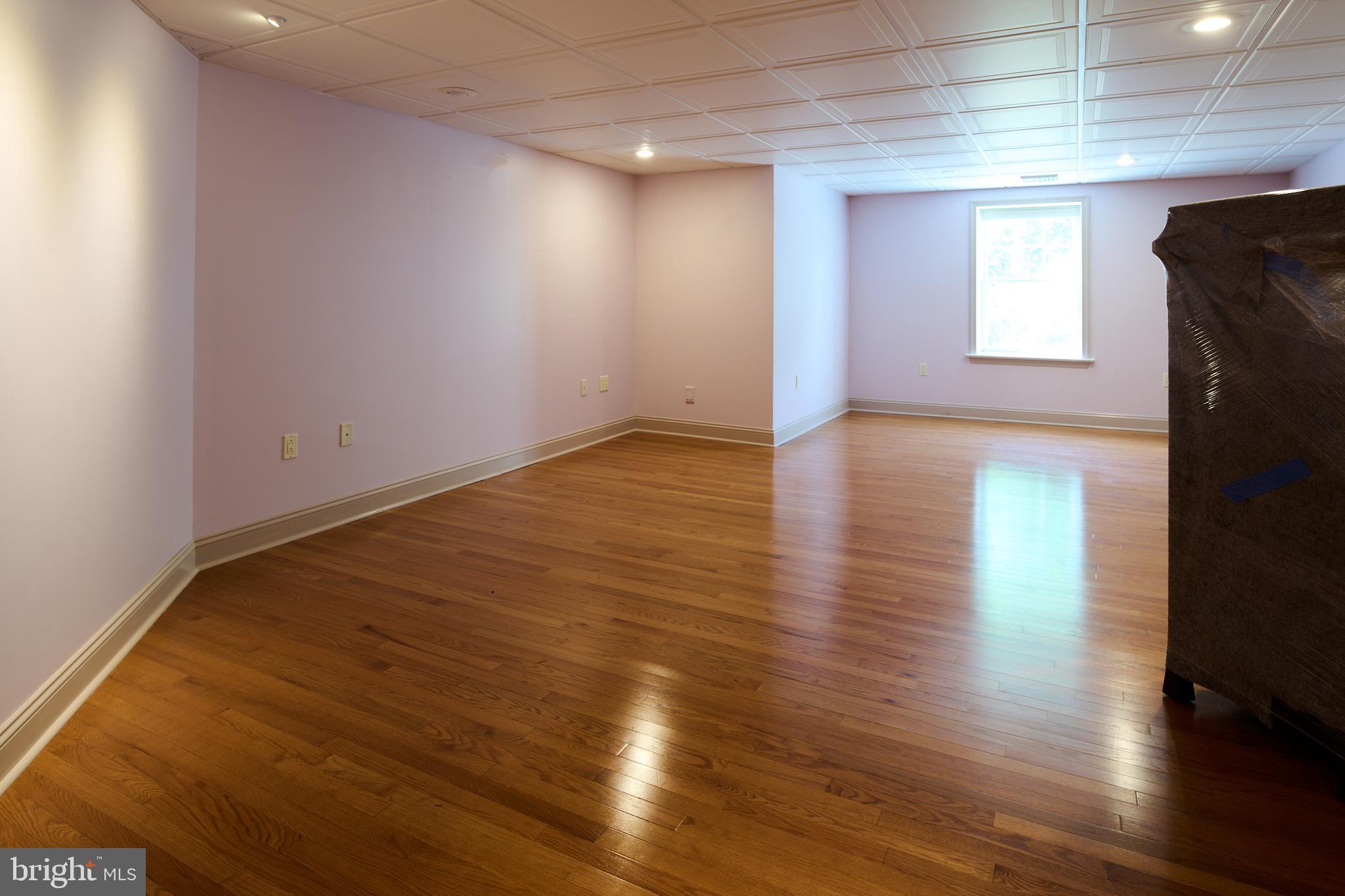 HAMPTON HILLS - Residential