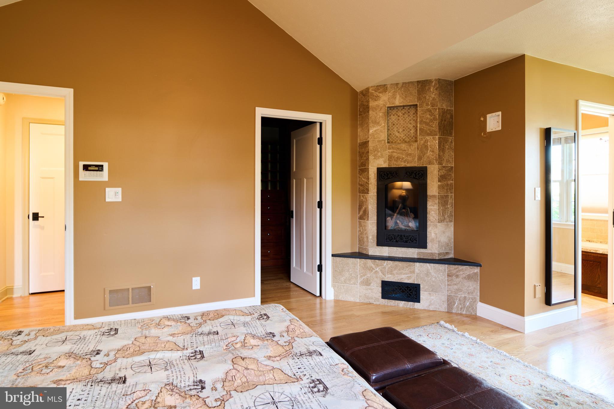 HAMPTON HILLS - Residential