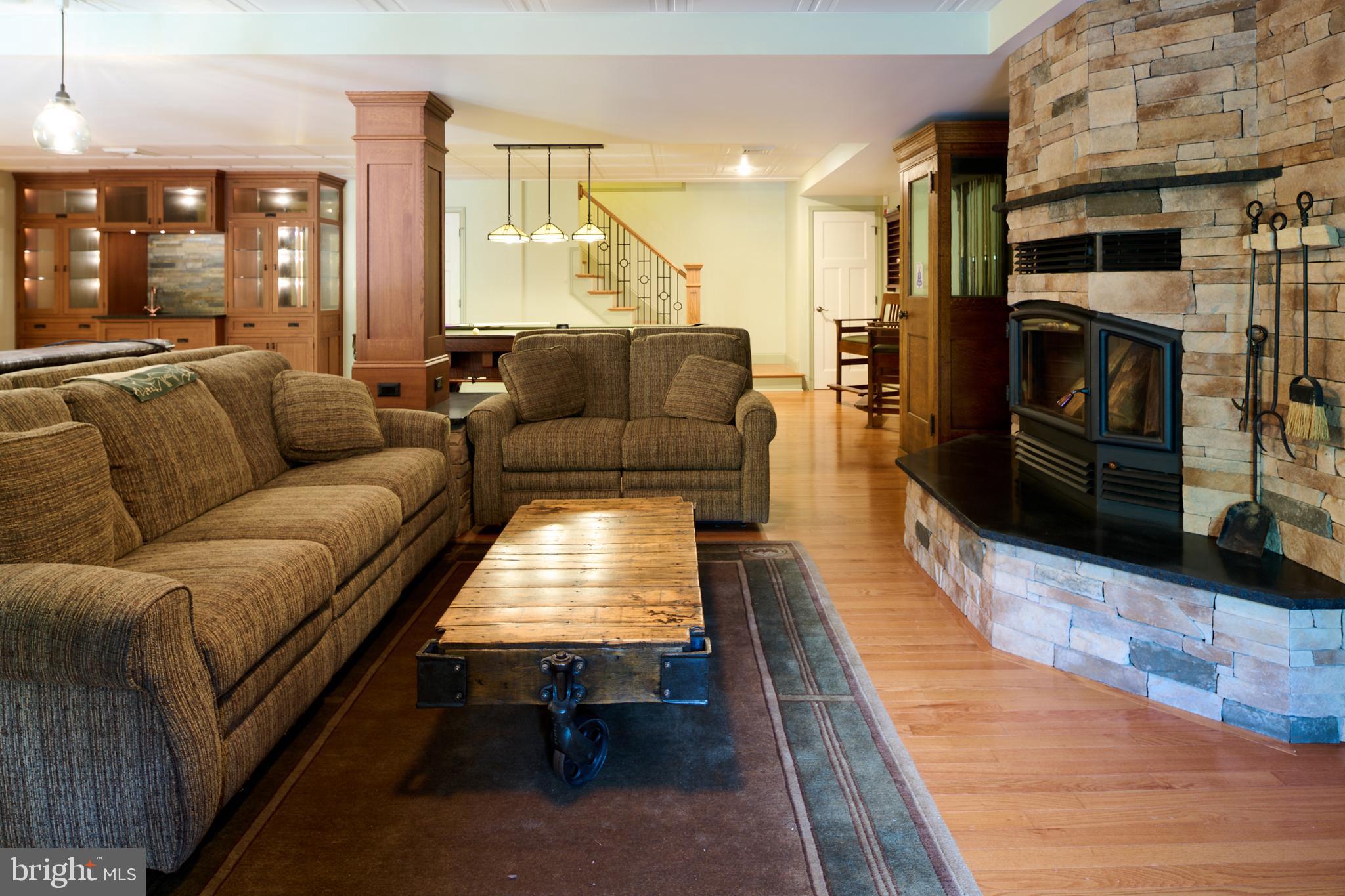 HAMPTON HILLS - Residential