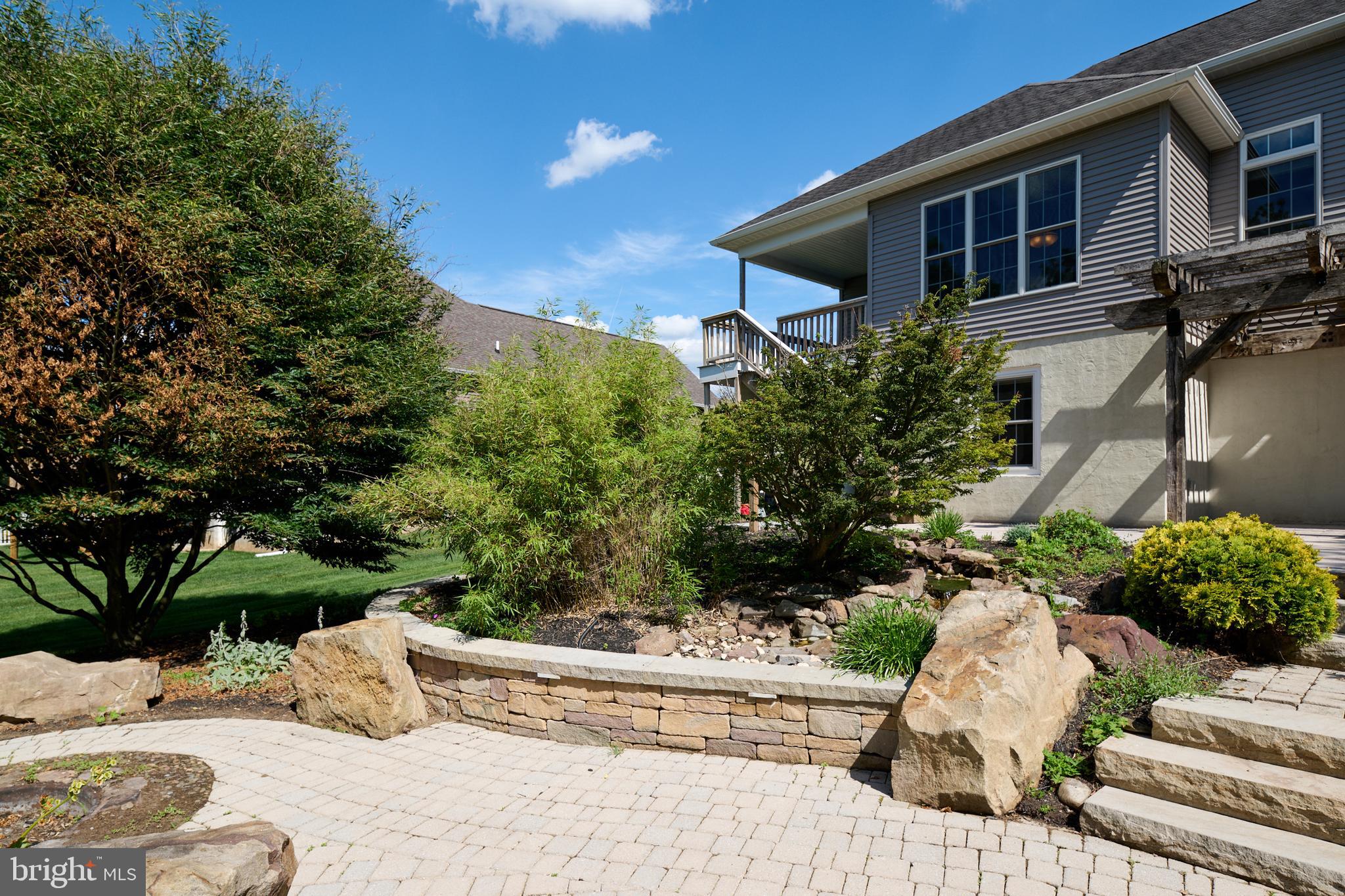 HAMPTON HILLS - Residential