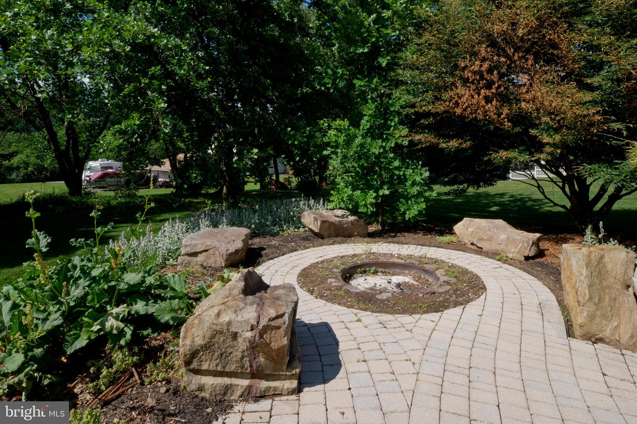 HAMPTON HILLS - Residential