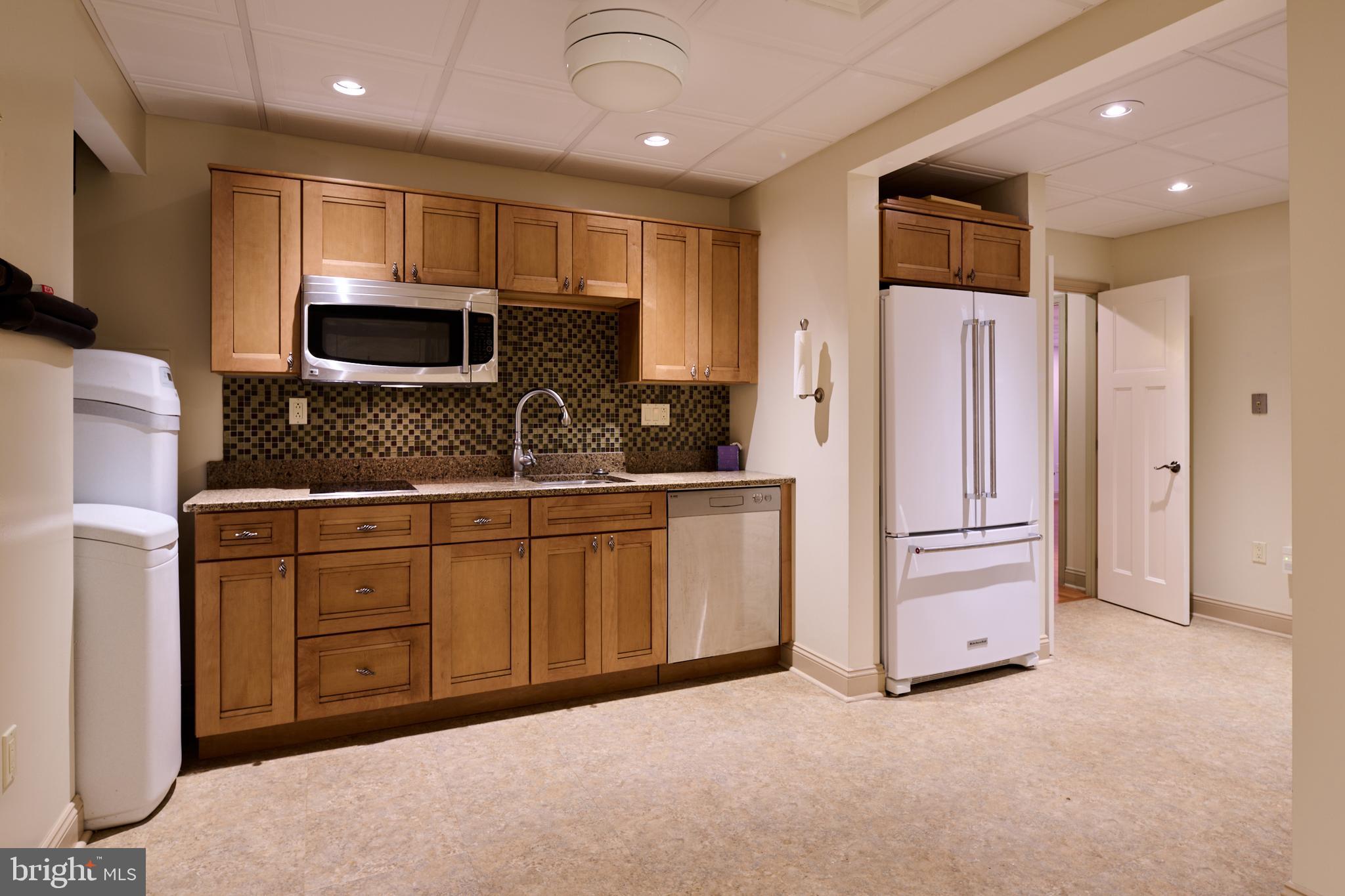 HAMPTON HILLS - Residential