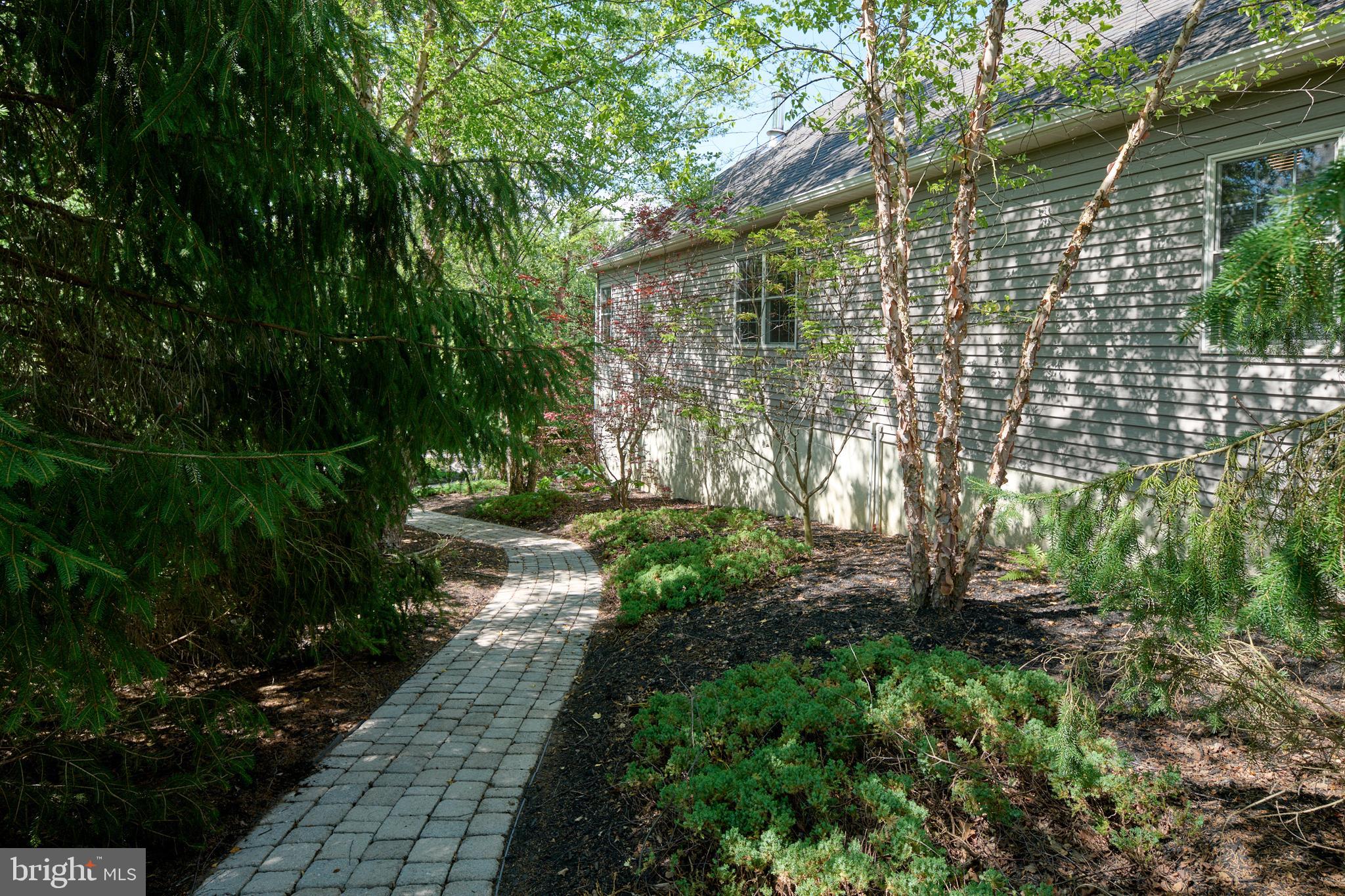 HAMPTON HILLS - Residential