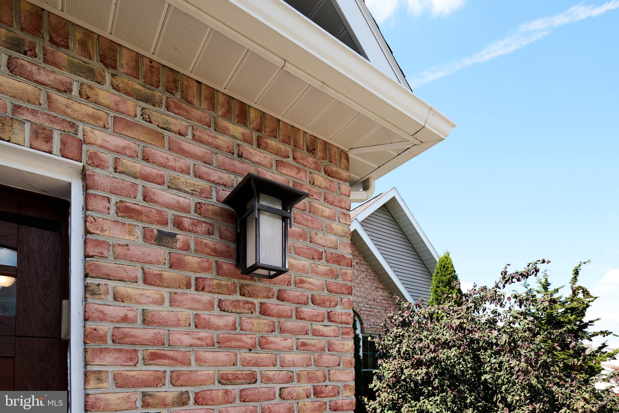 HAMPTON HILLS - Residential