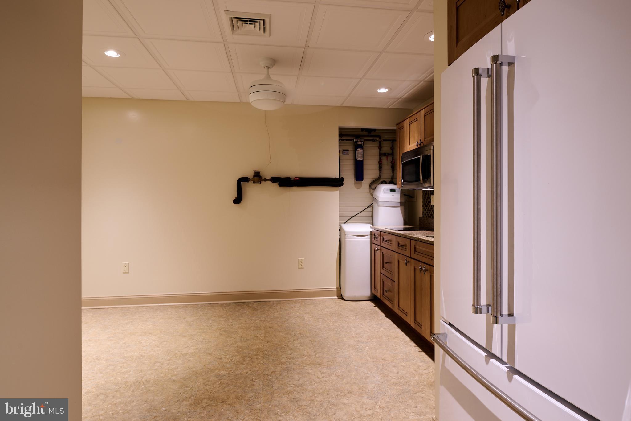 HAMPTON HILLS - Residential