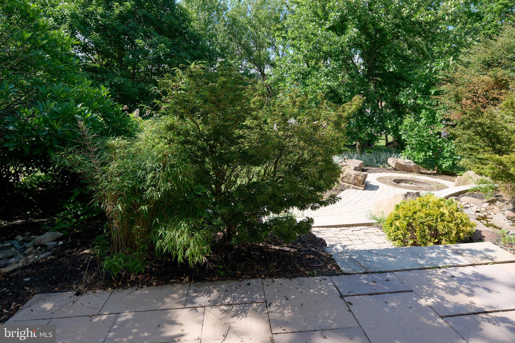 HAMPTON HILLS - Residential