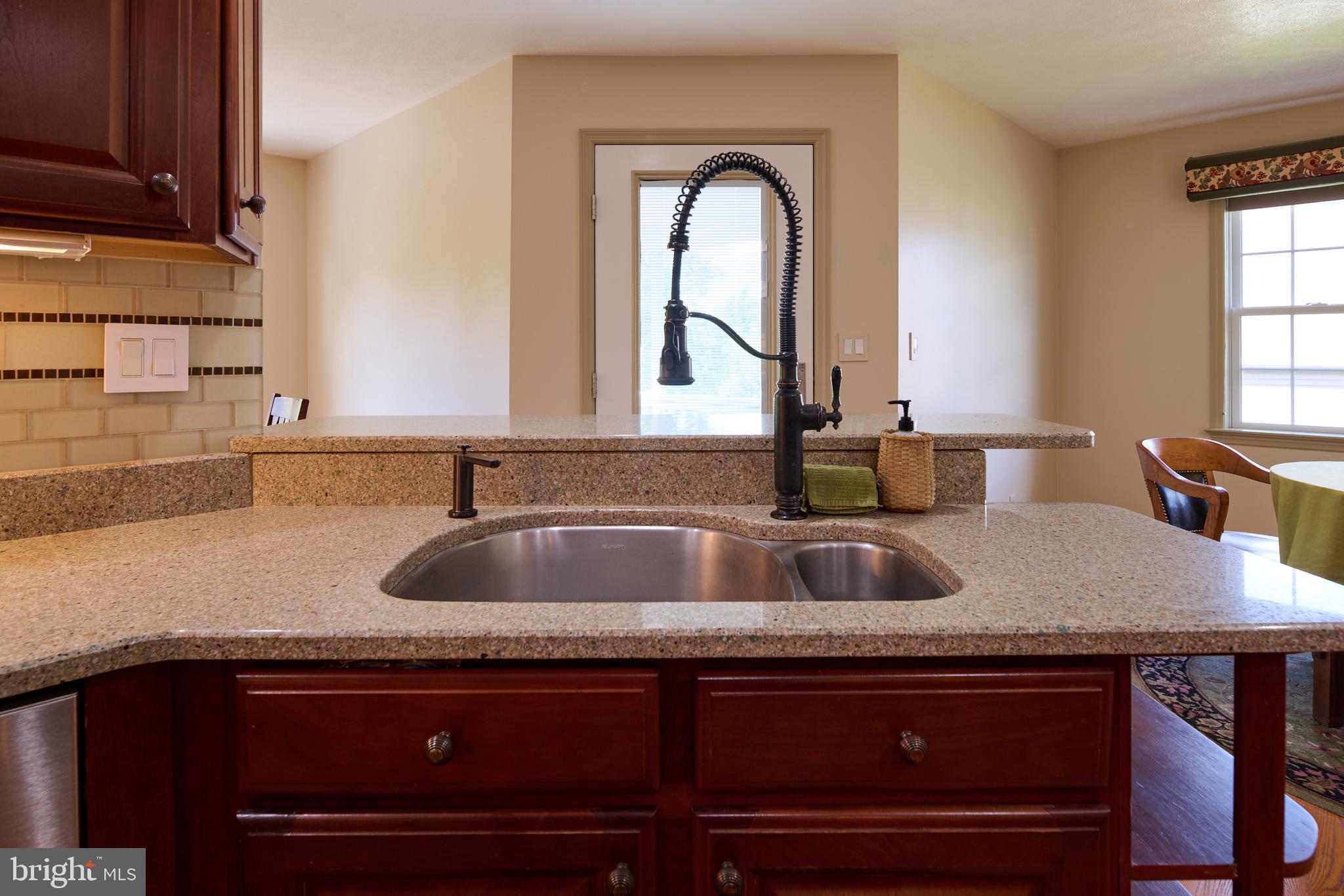 HAMPTON HILLS - Residential