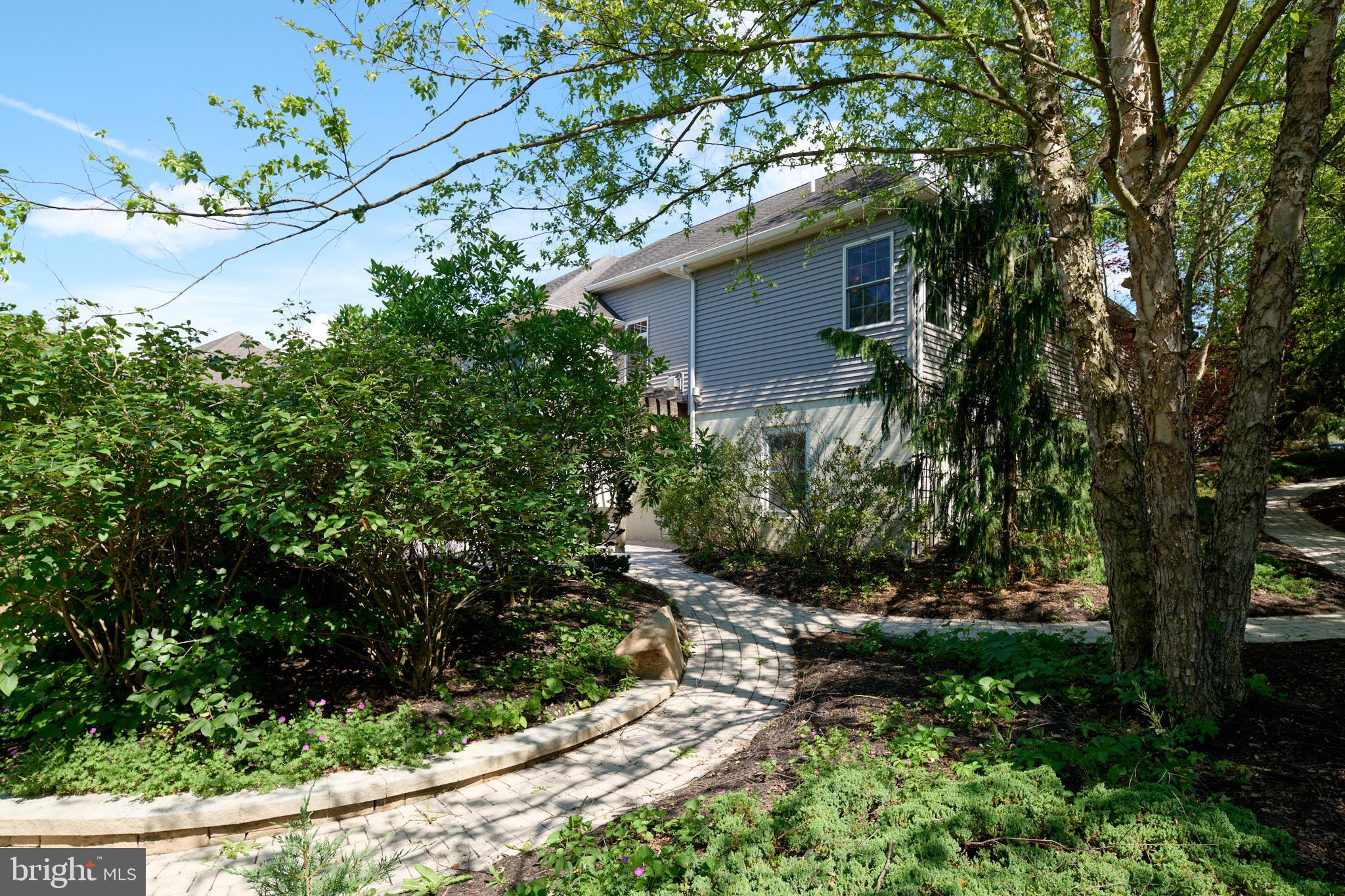 HAMPTON HILLS - Residential