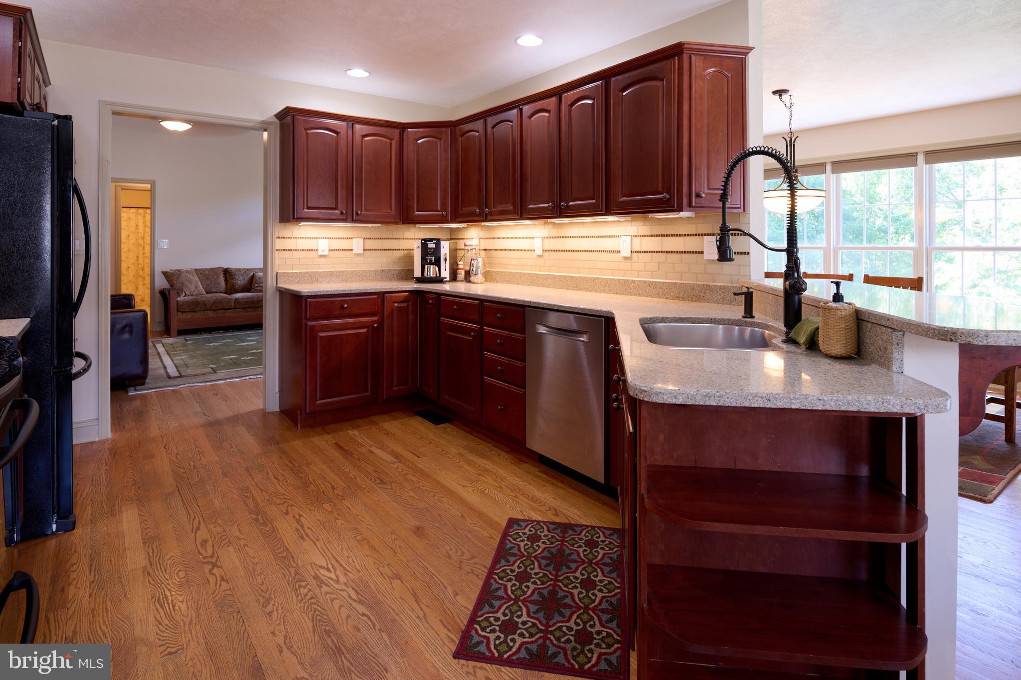 HAMPTON HILLS - Residential