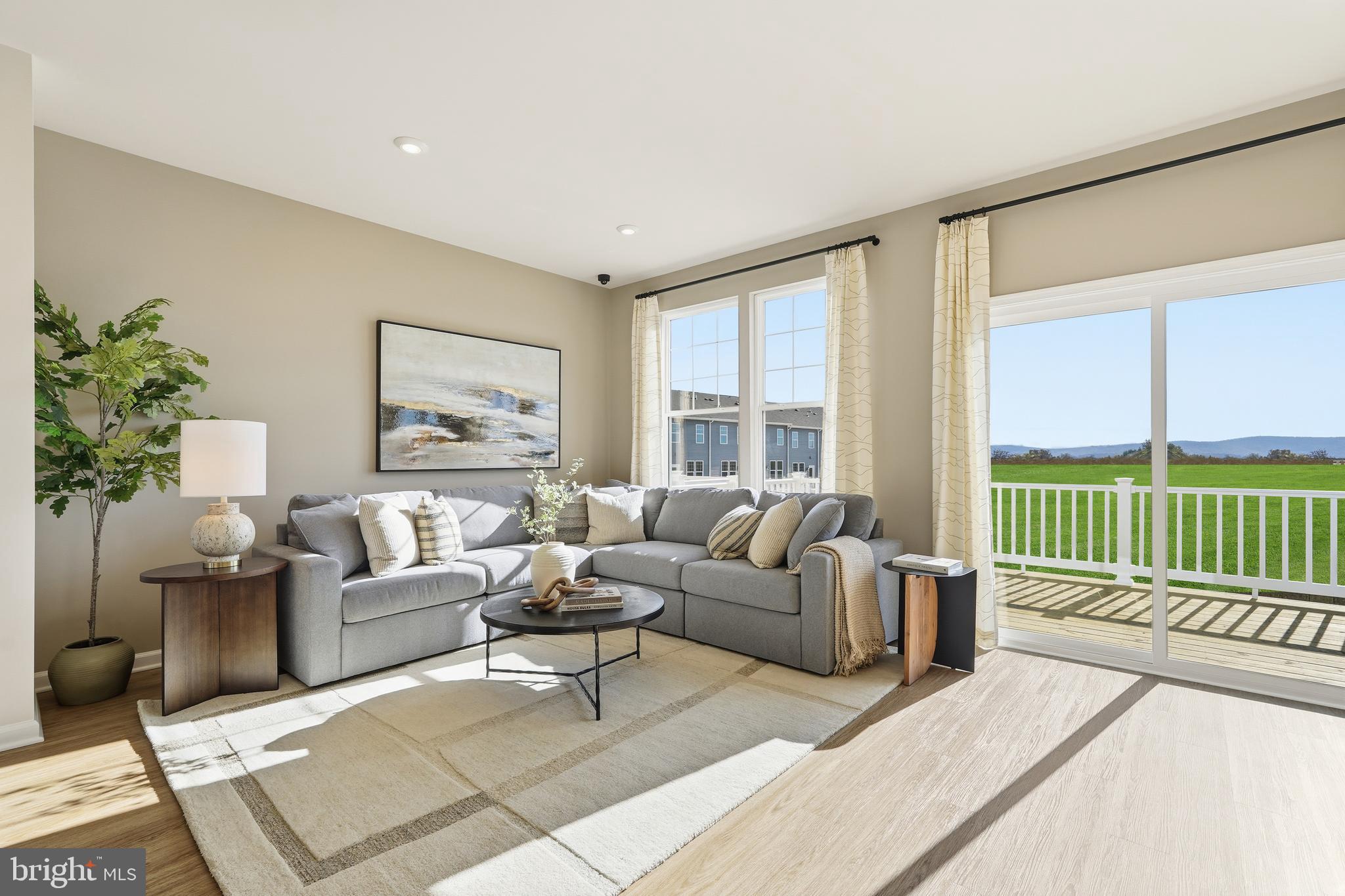 PRESIDENTS POINTE - Residential