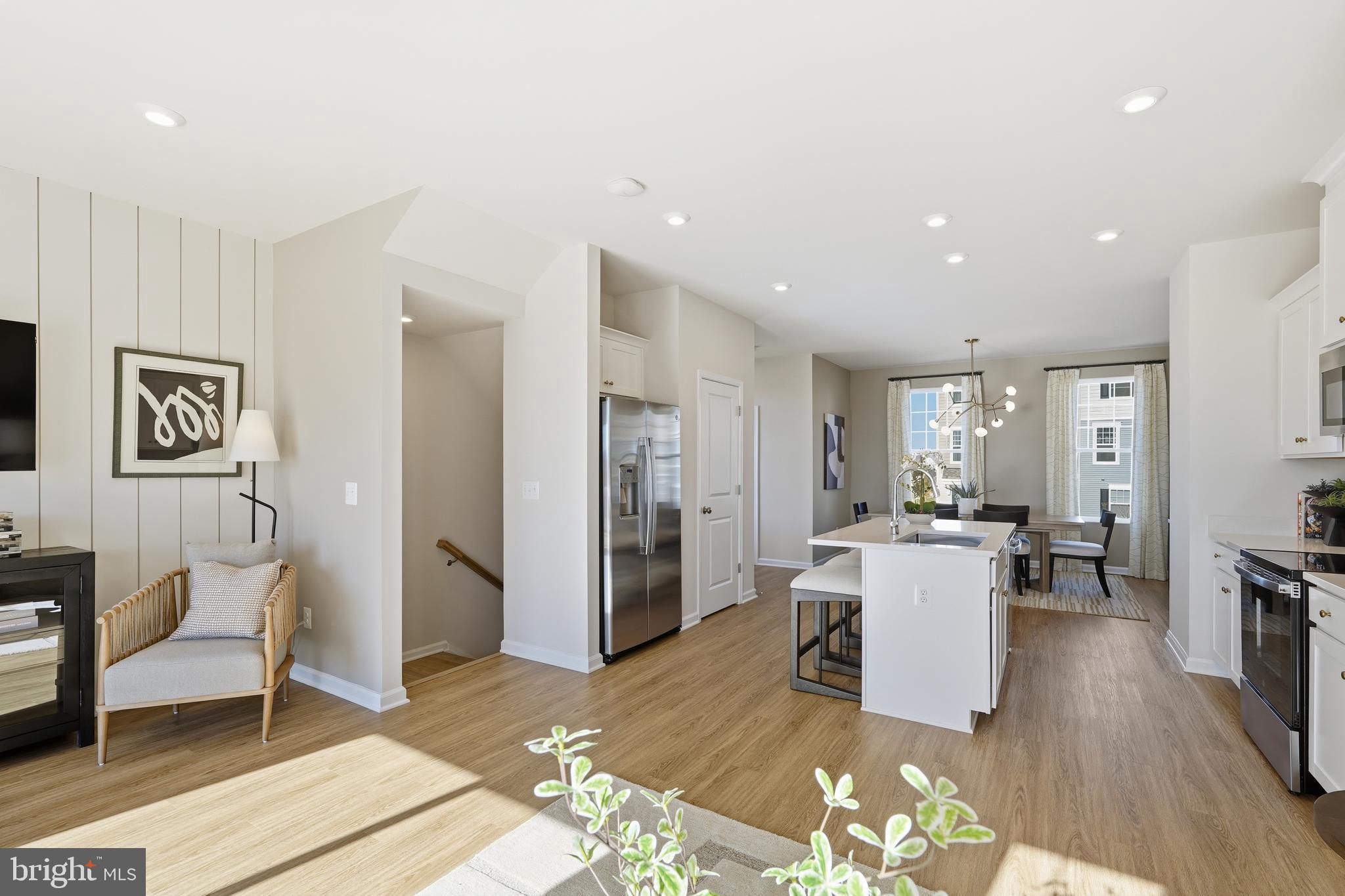 PRESIDENTS POINTE - Residential