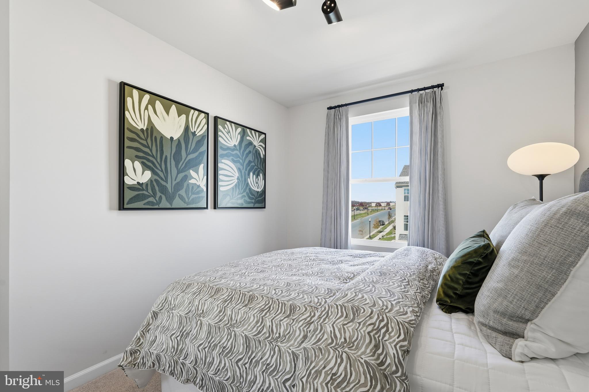 PRESIDENTS POINTE - Residential