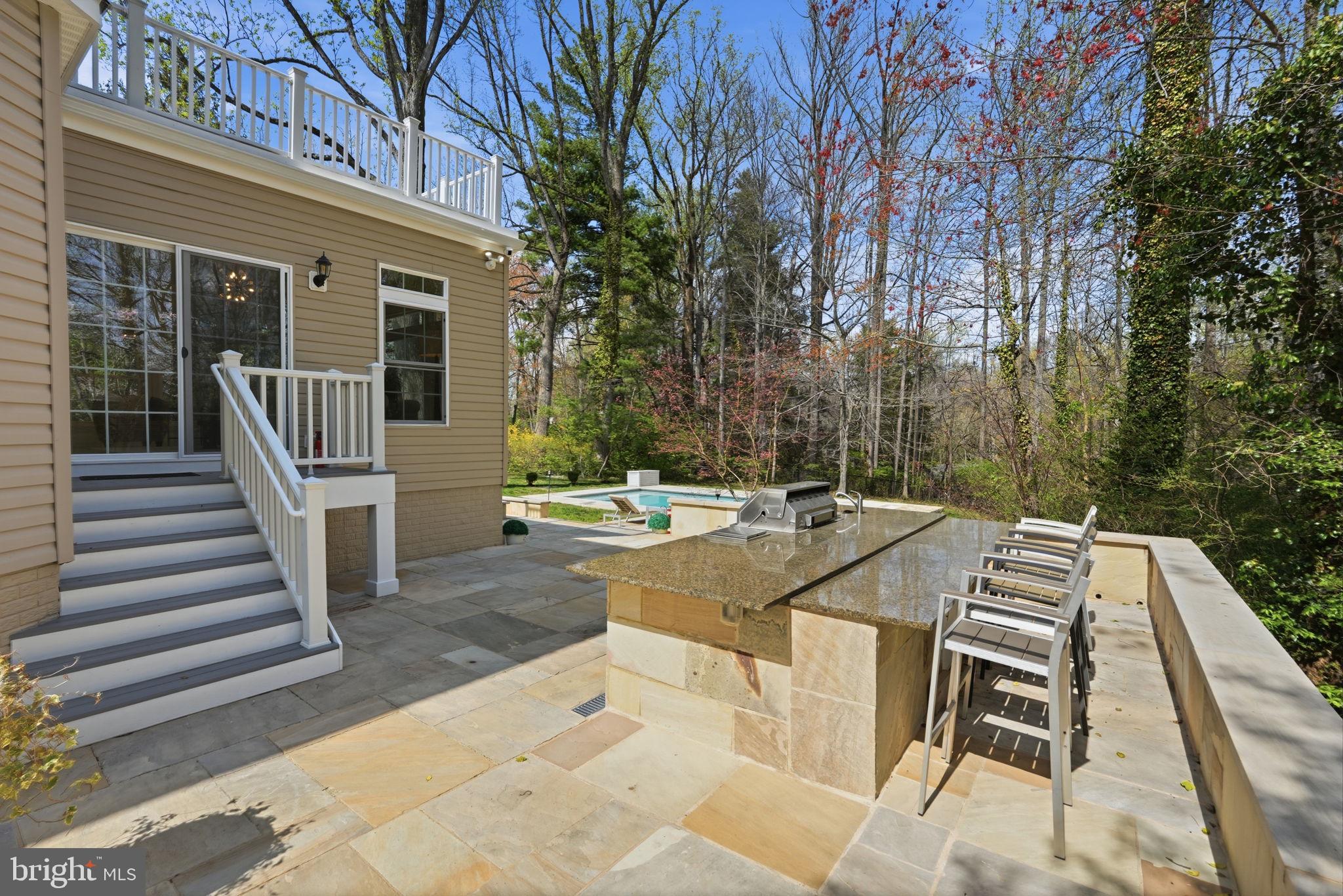 HOLMES RUN PARK - Residential