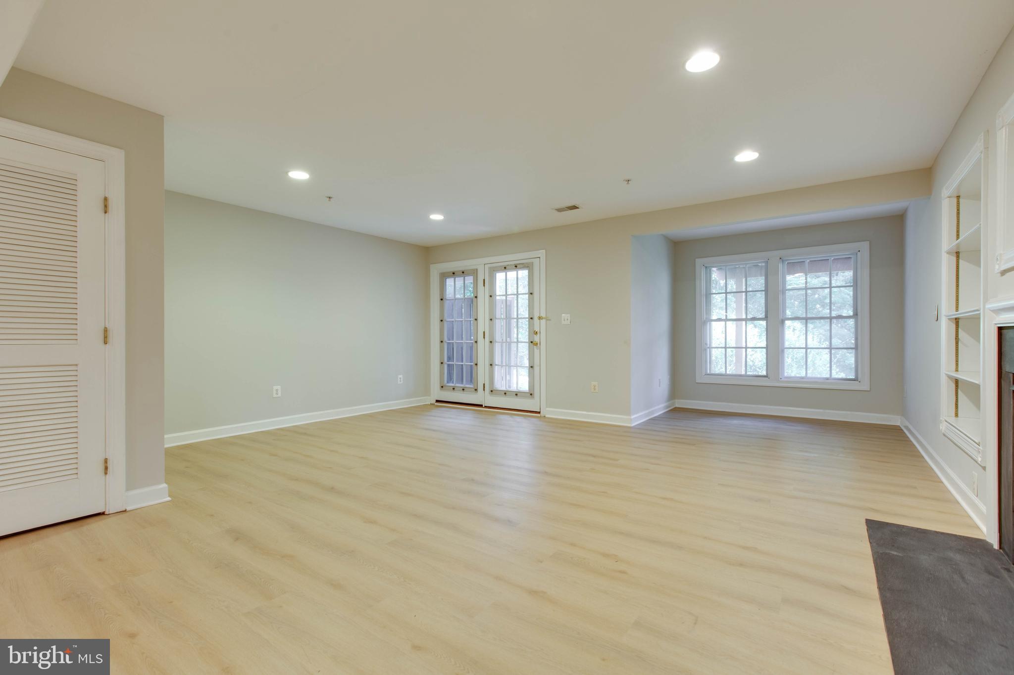 WAVERLY WOODS - Residential