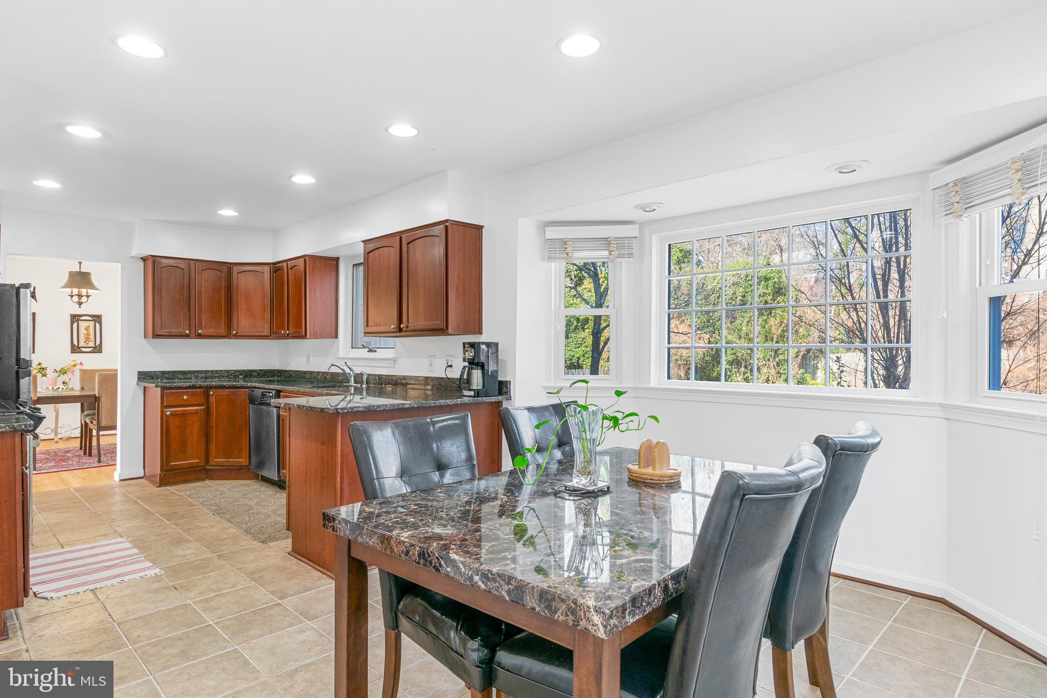 GREENWICH FOREST - Residential