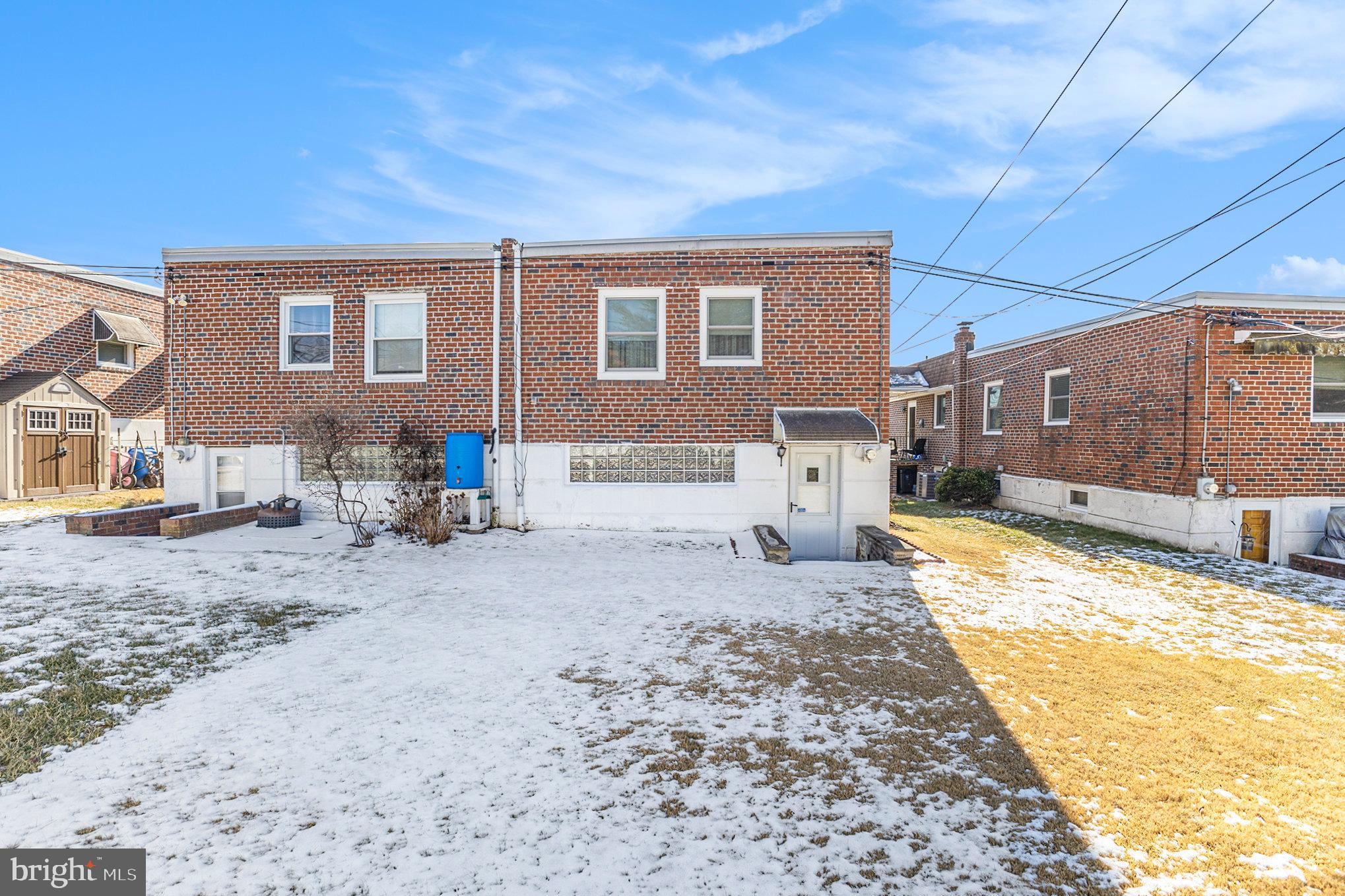 ROXBOROUGH - Residential