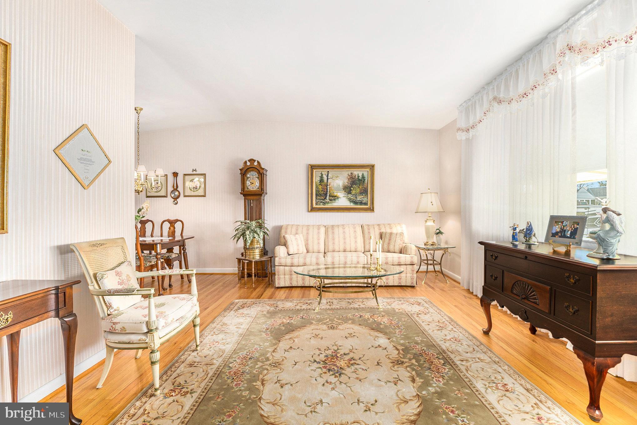 ROXBOROUGH - Residential