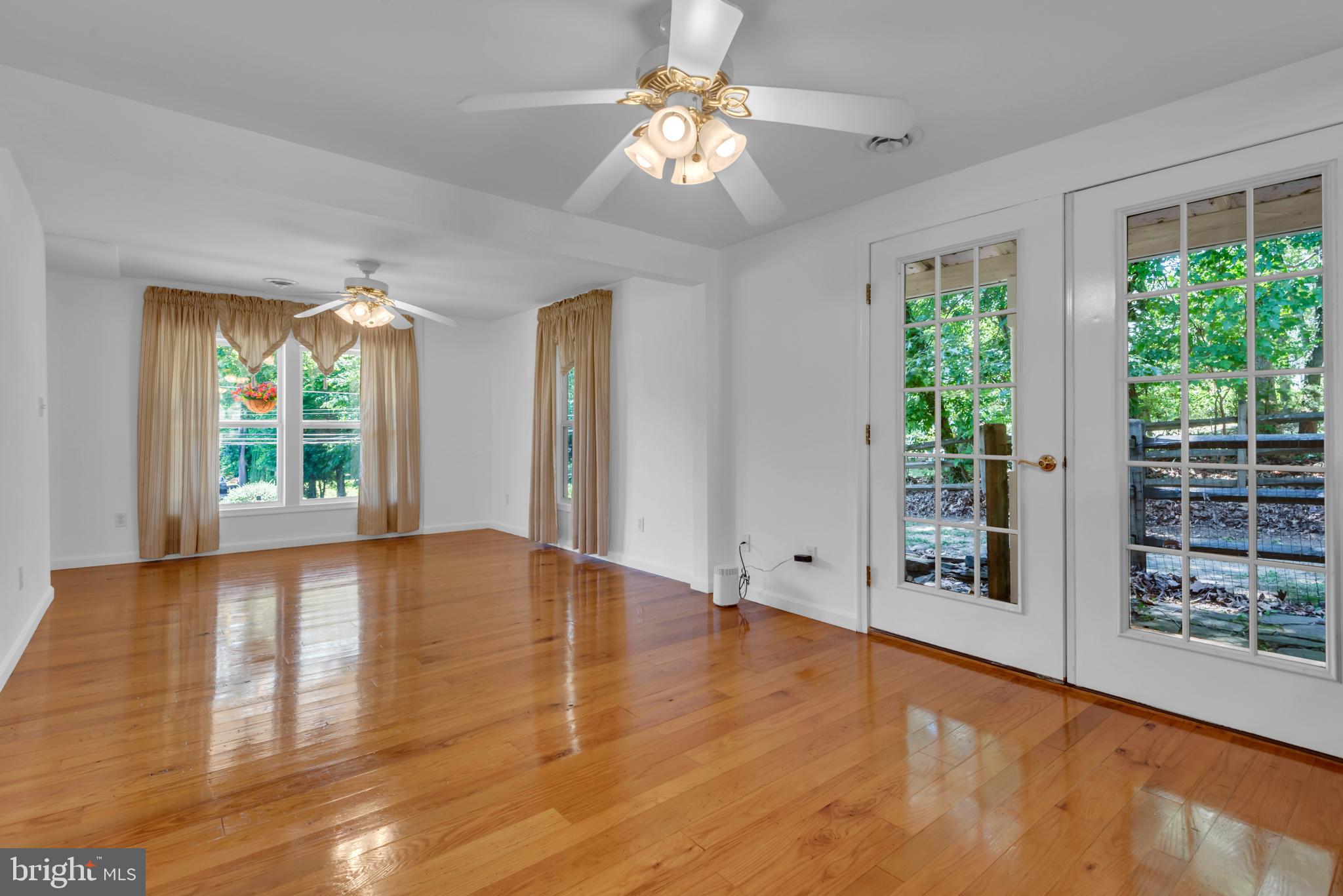 SHORE ACRES - Residential