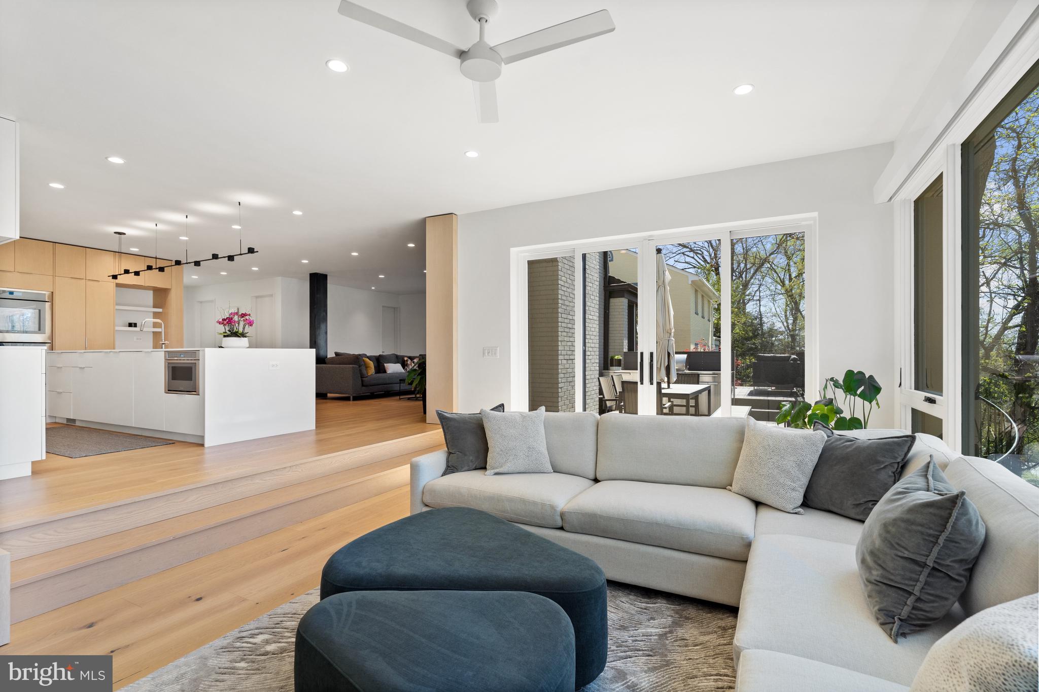 WOODLEY PARK - Residential