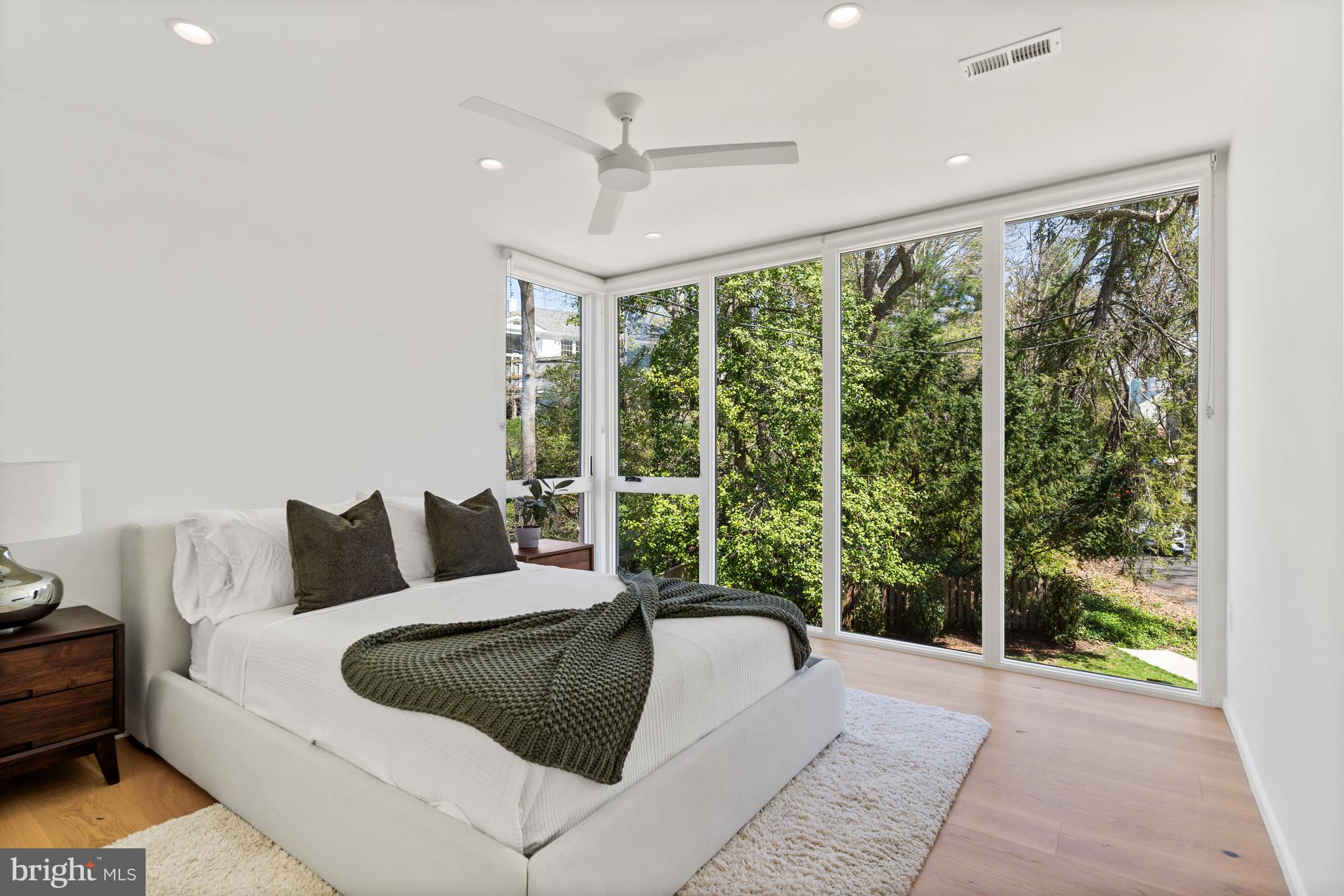 WOODLEY PARK - Residential