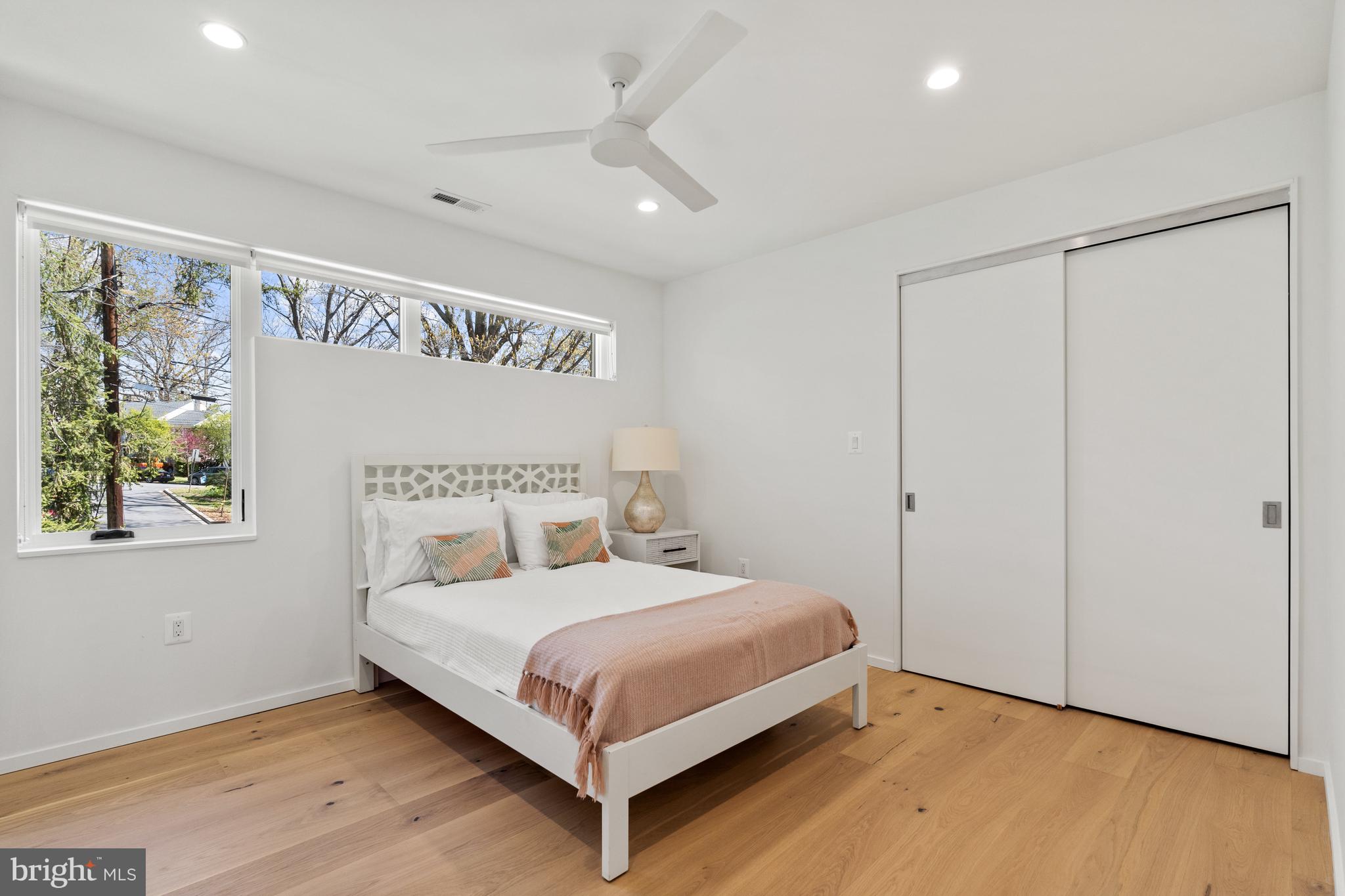 WOODLEY PARK - Residential
