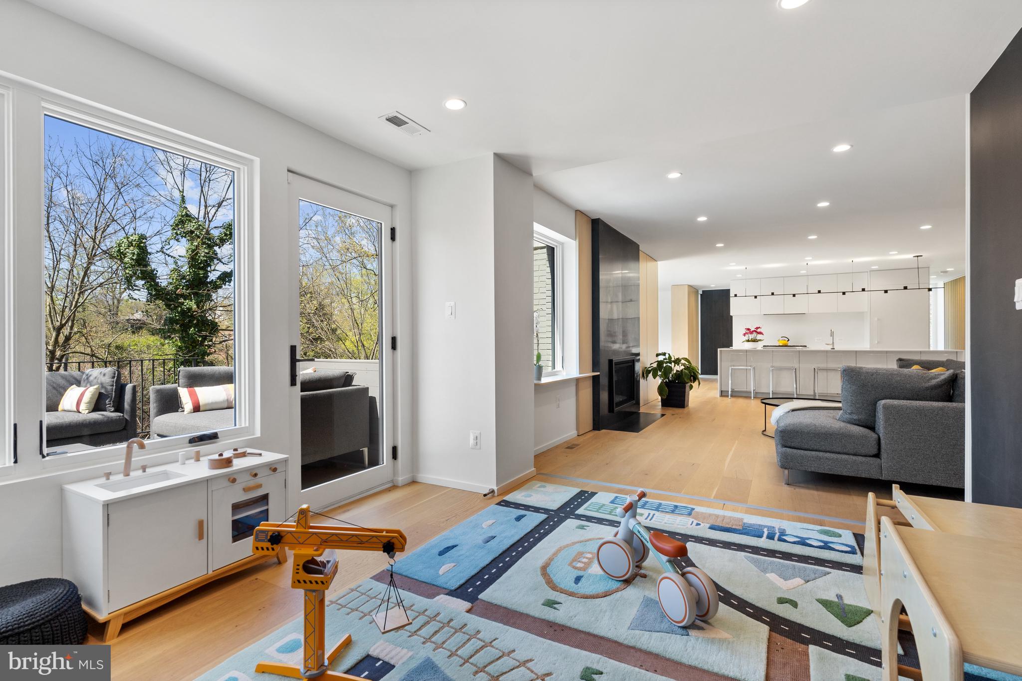 WOODLEY PARK - Residential