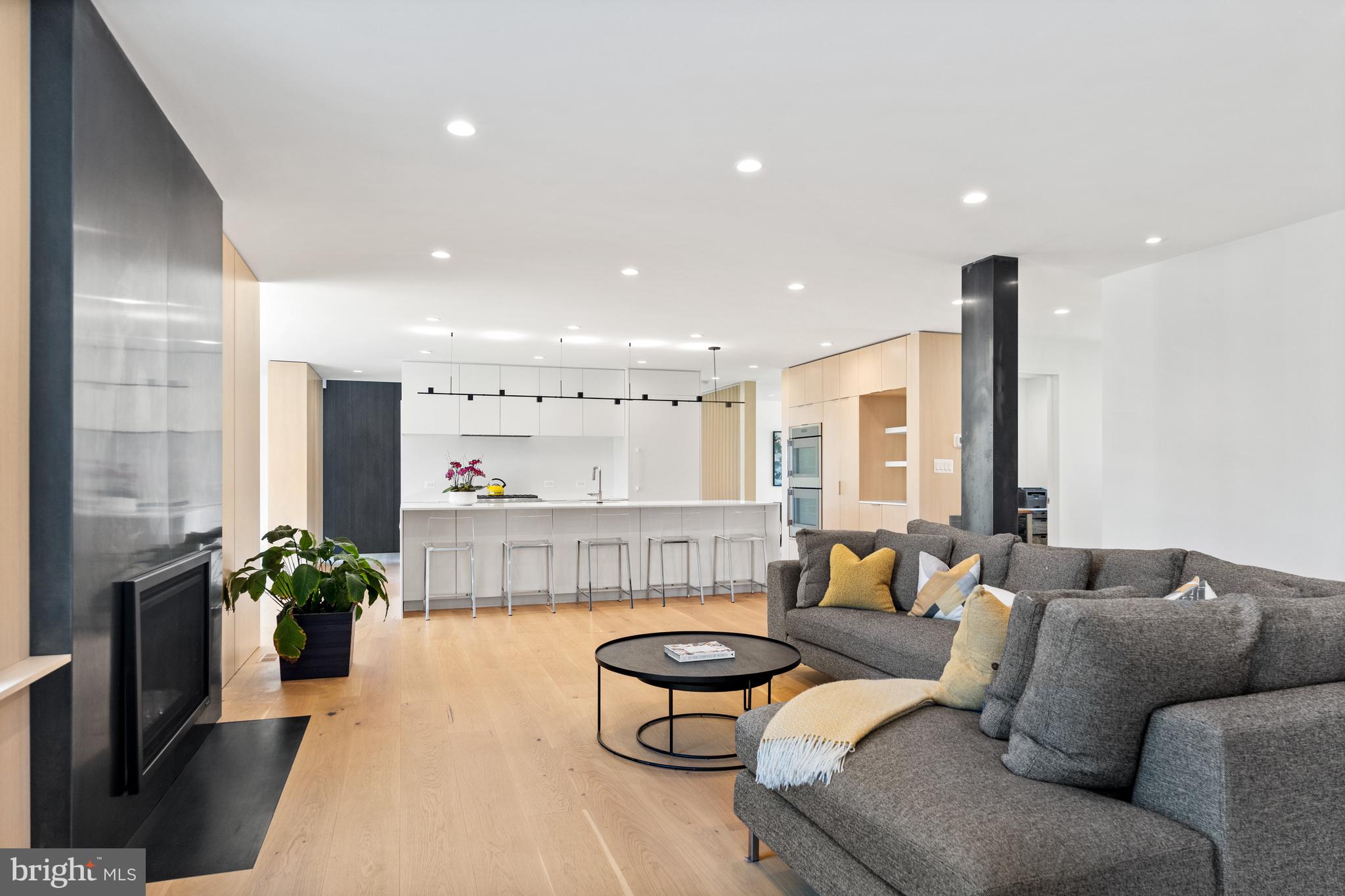 WOODLEY PARK - Residential