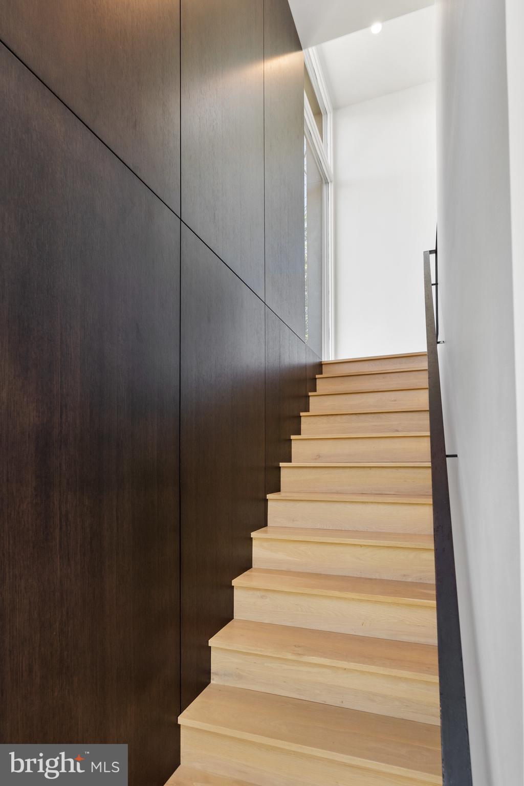 WOODLEY PARK - Residential
