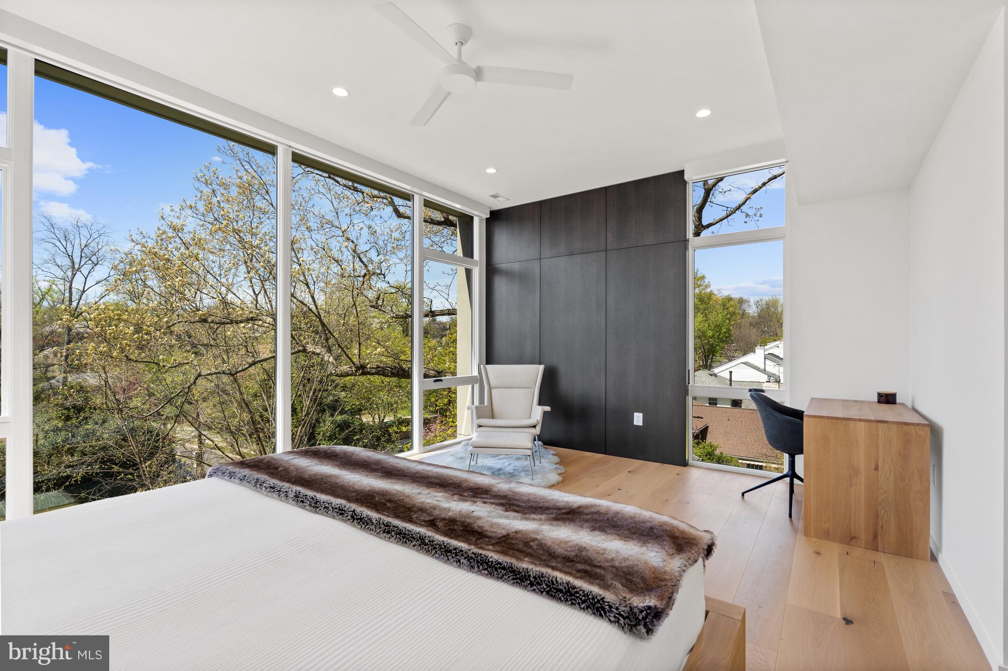 WOODLEY PARK - Residential