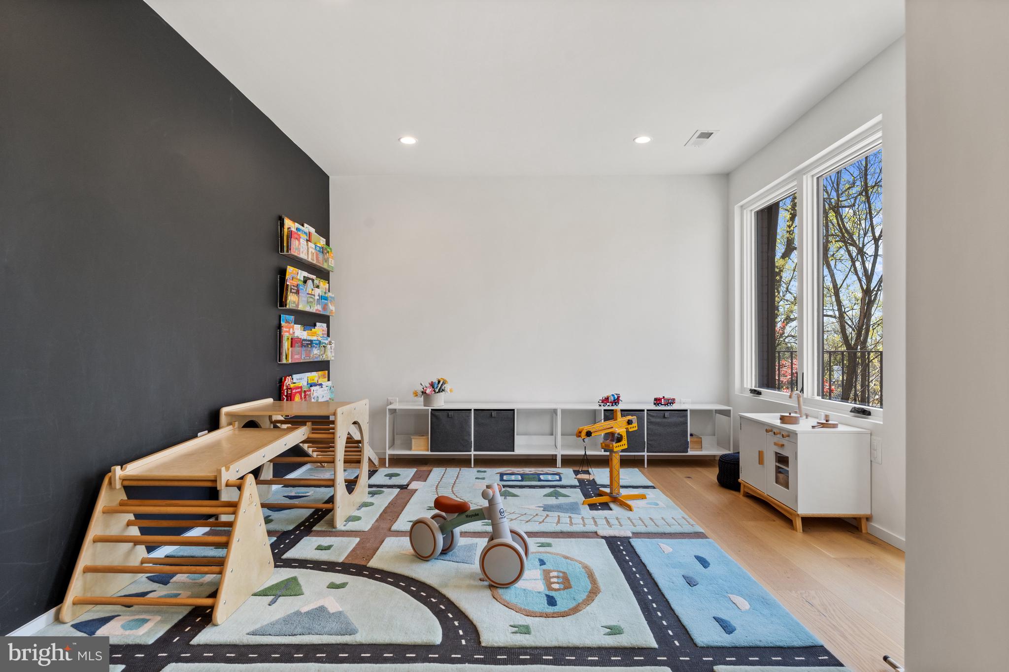 WOODLEY PARK - Residential