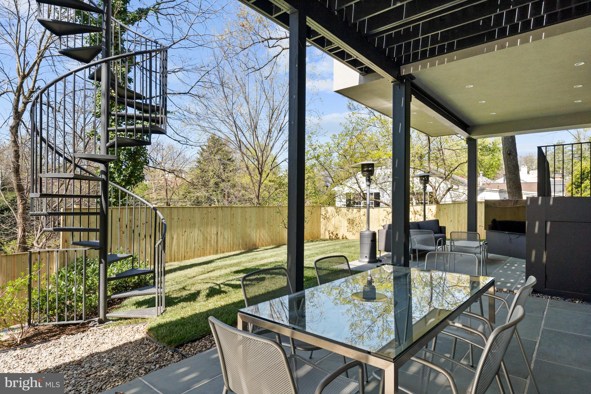 WOODLEY PARK - Residential