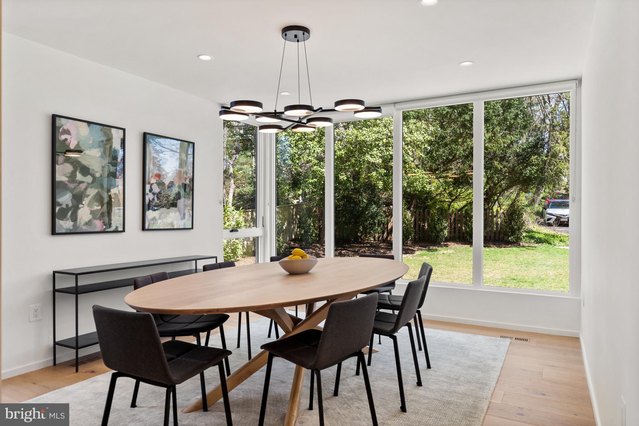 WOODLEY PARK - Residential